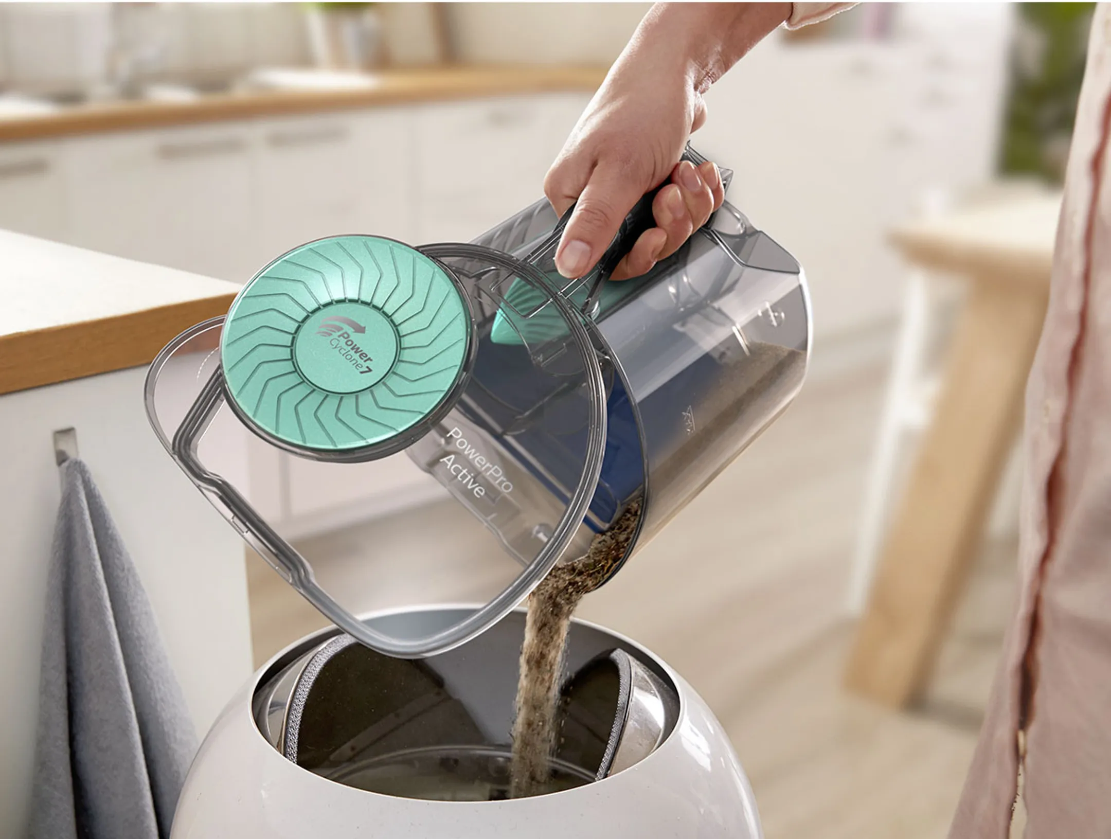 Philips Bagless vacuum cleaner PowerPro Active FC9556/09 image