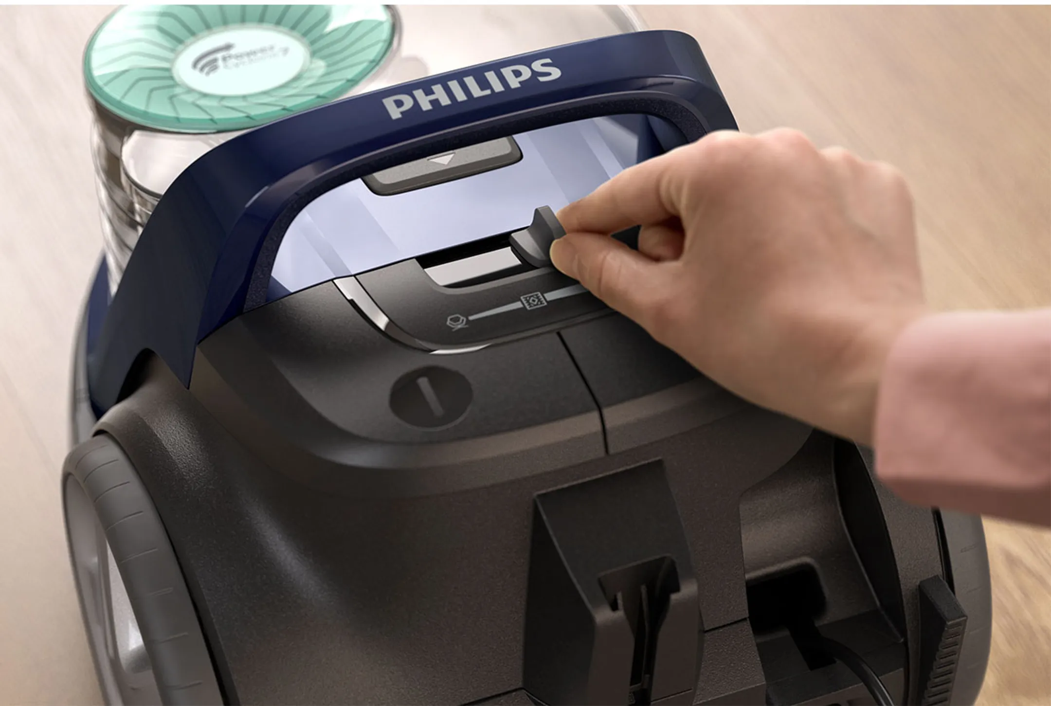 Philips Bagless vacuum cleaner PowerPro Active FC9556/09 image