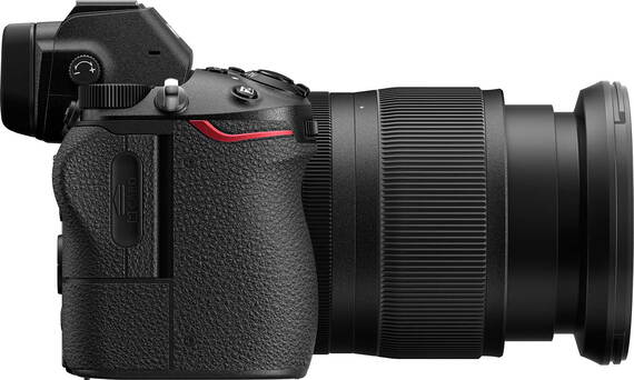 Nikon Z6 + objectif zoom NIKKOR Z 24-70 mm f/4 S + adaptateur monture FTZ