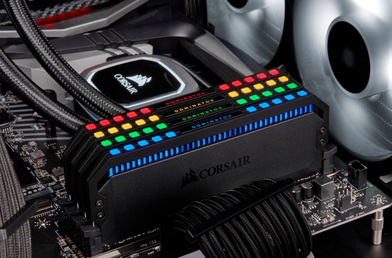 Corsair Dominator Platinum RGB Noir - 16 Go (2 x 8 Go) 3600 MHz DDR4 