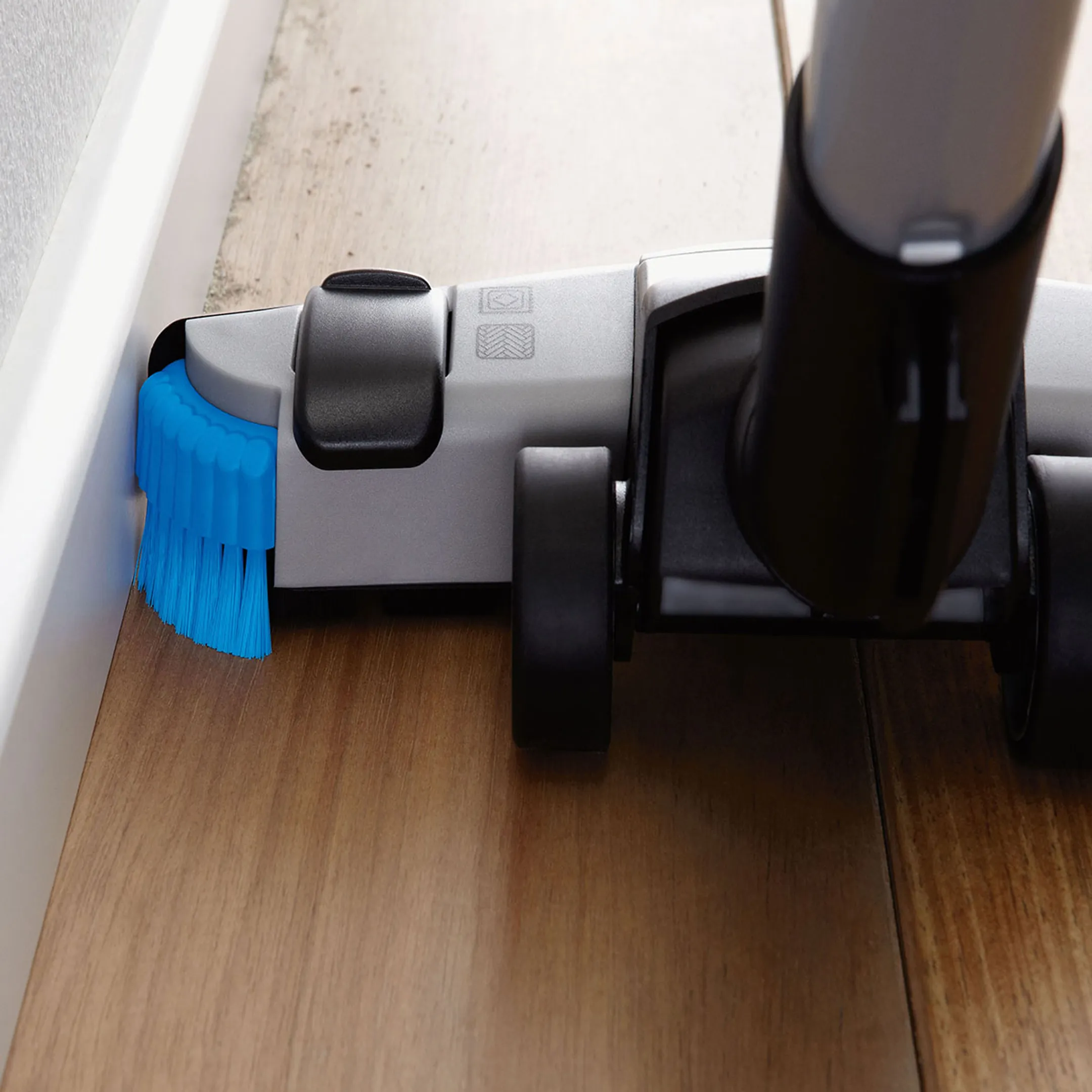 Philips Bagless vacuum cleaner PowerPro Active FC9556/09 image
