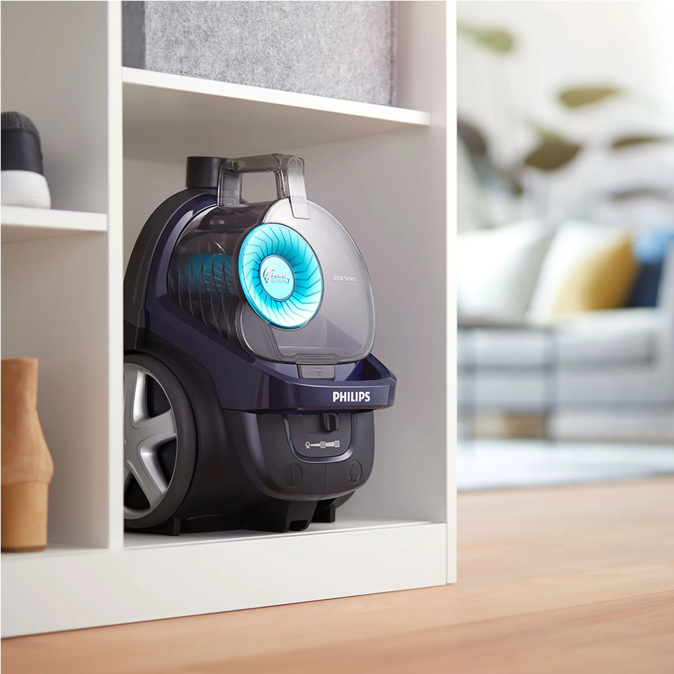 Philips Bagless vacuum cleaner PowerPro Active FC9556/09 image