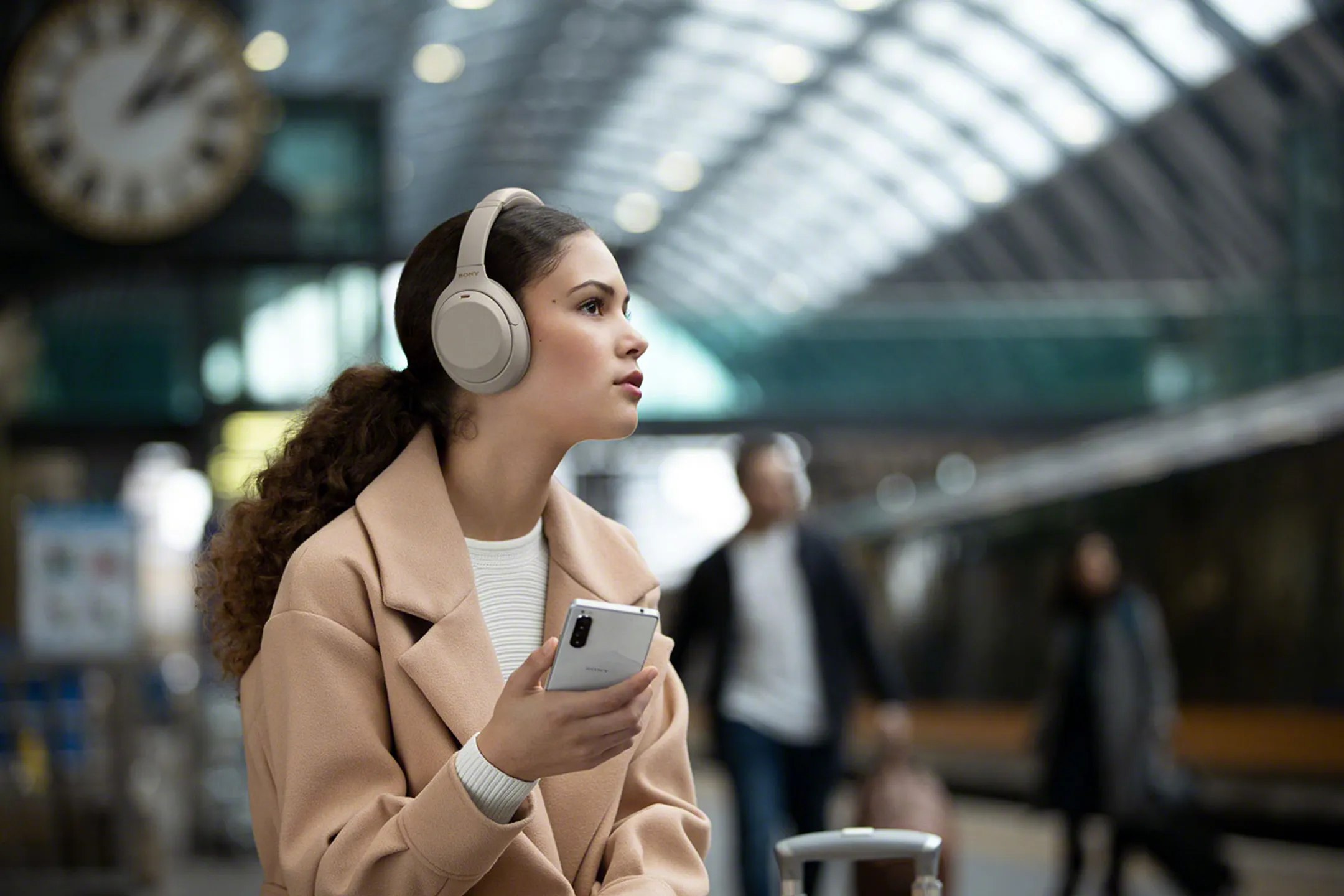 Sony Casque sans fil WH-1000XM4 - Argent image