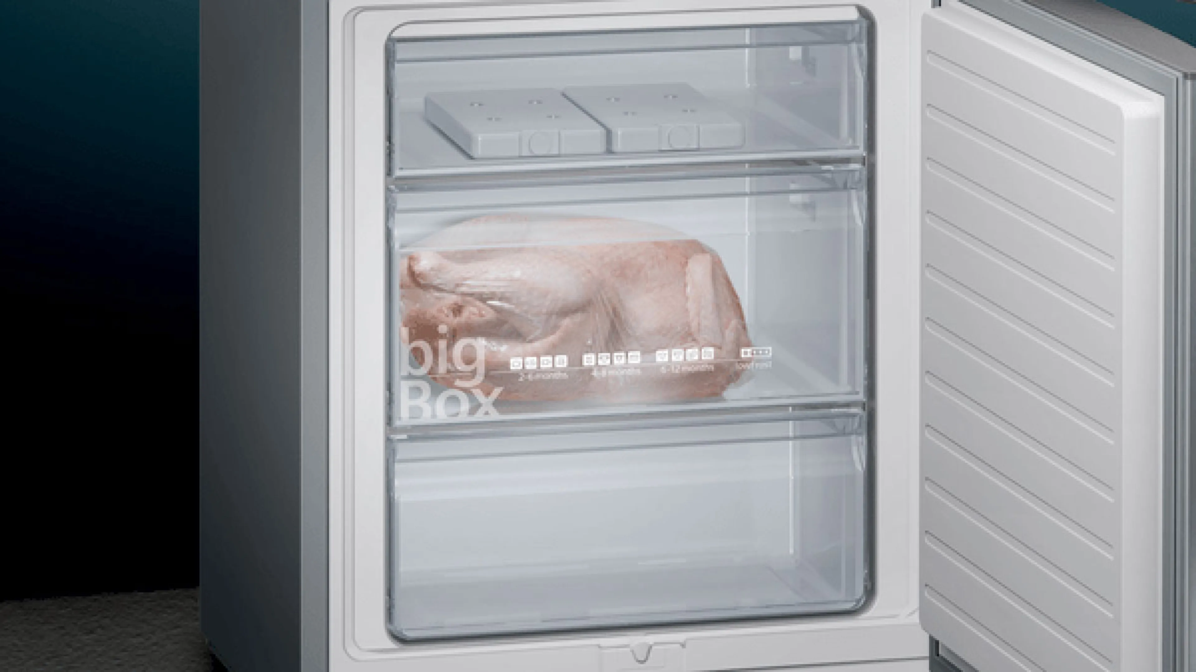 Siemens Combi fridge-freezer iQ500 KG49EAICA image