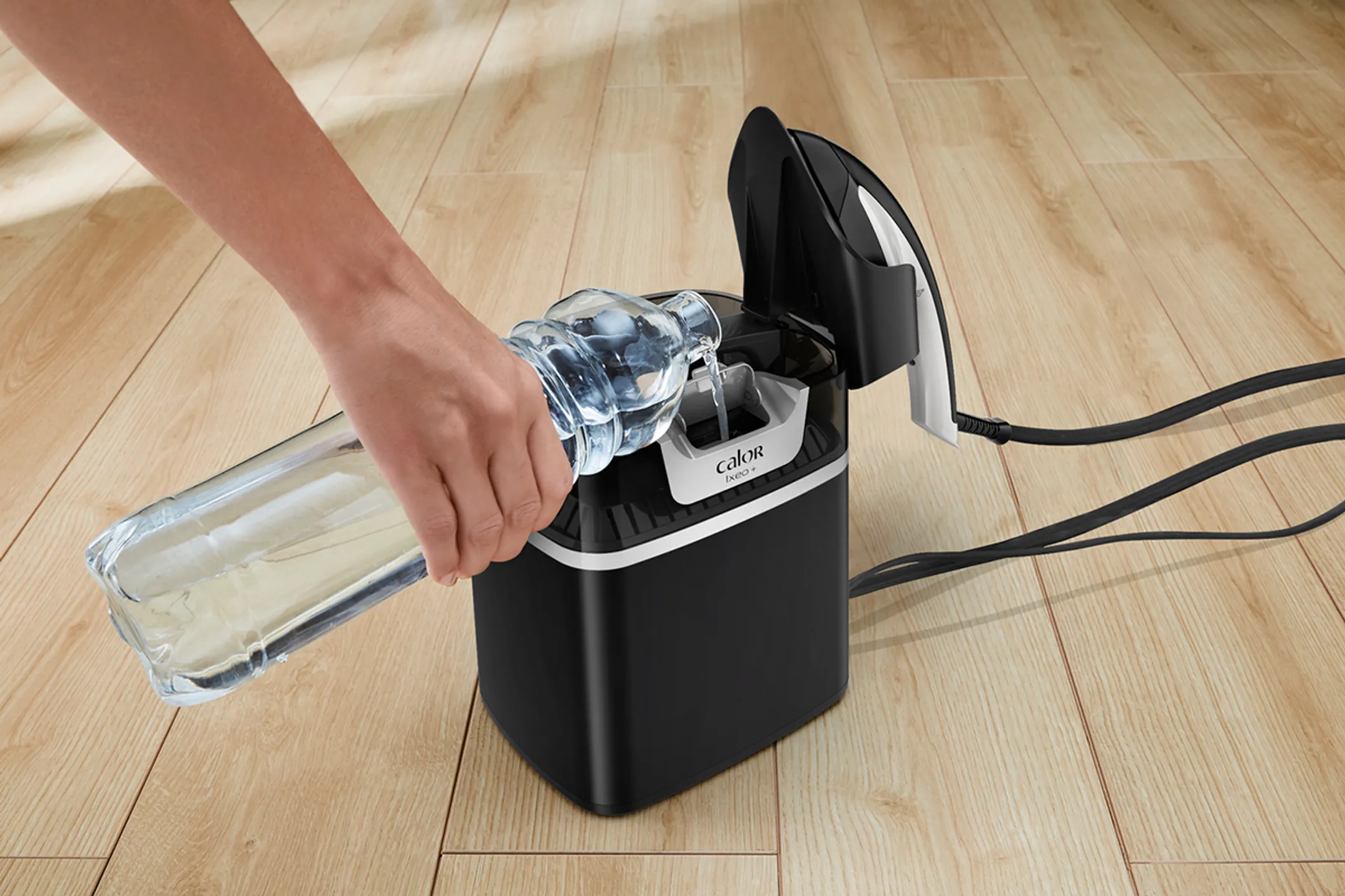 Calor Ixeo+ Ironing System QT1510C0 image