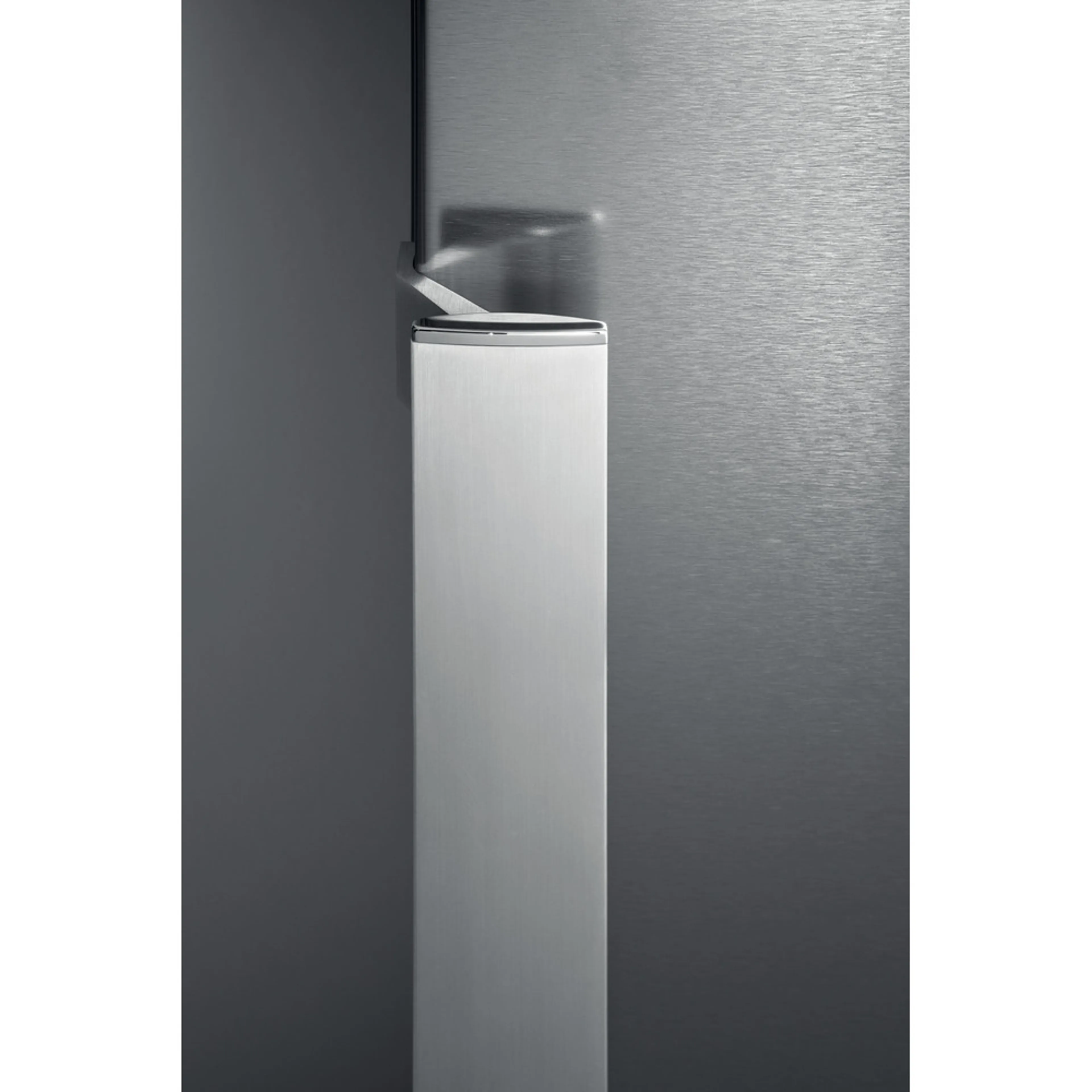 Whirlpool Combi Fridge Freezer WB70E 973 X FreshBox image