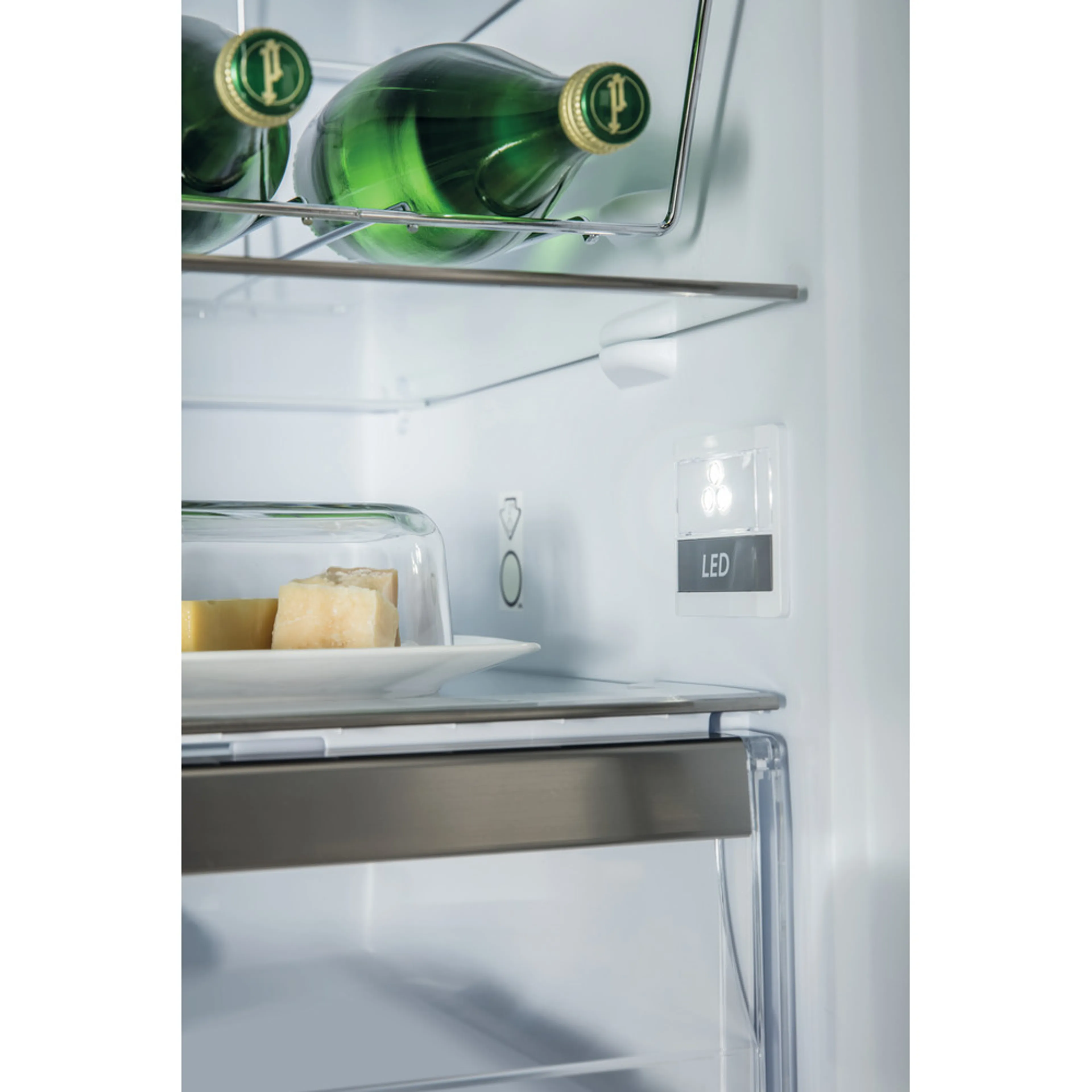 Whirlpool Combi Fridge Freezer WB70E 973 X FreshBox image