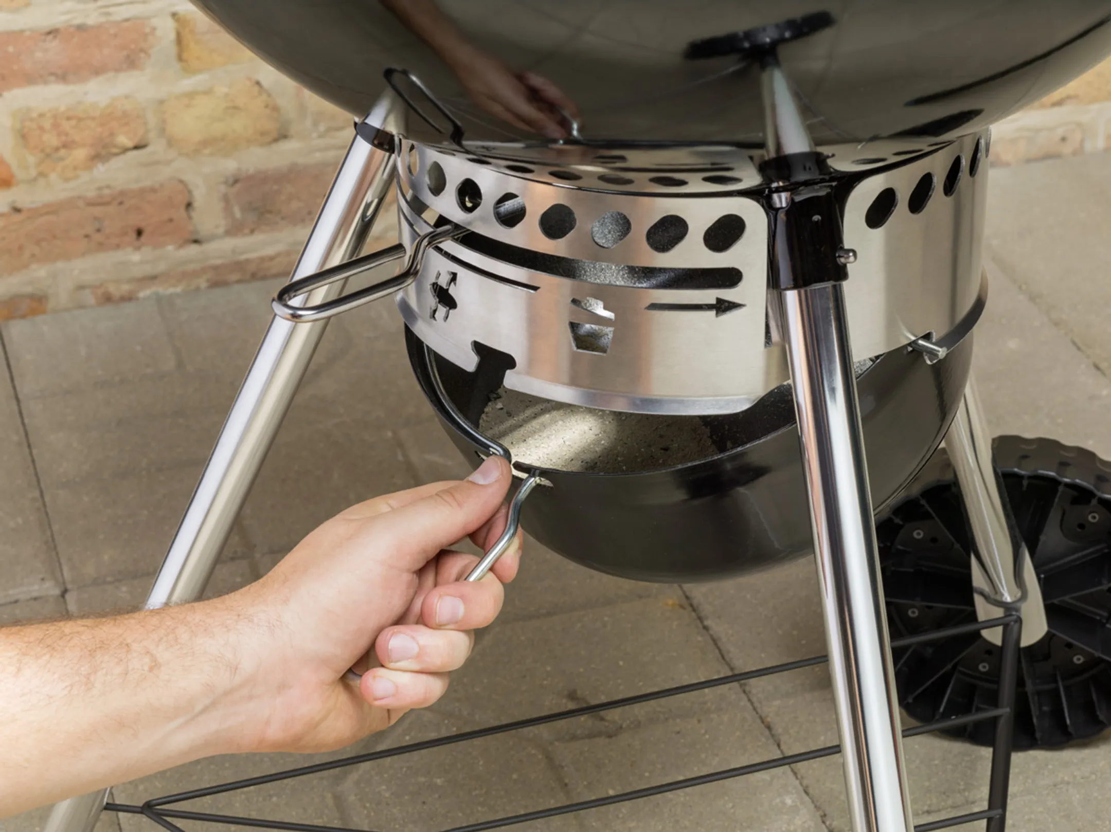 Weber Barbecue à charbon Master-Touch GBS E-5750 - Noir image