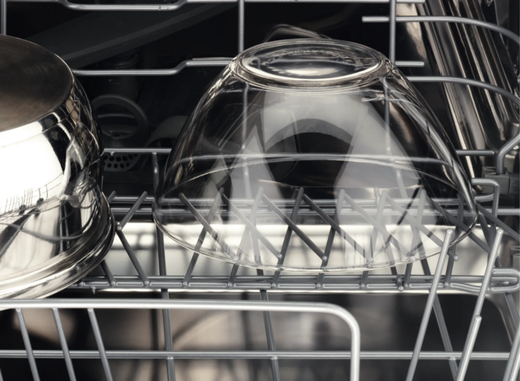 AEG Dishwasher AirDry FFB62620PW image