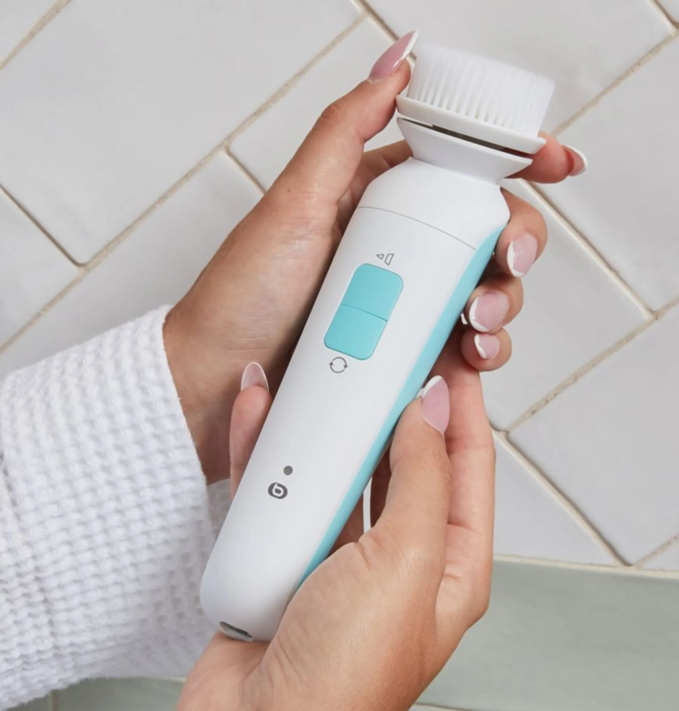 ESSENTIEL-B Brosse nettoyante visage EBF3 image