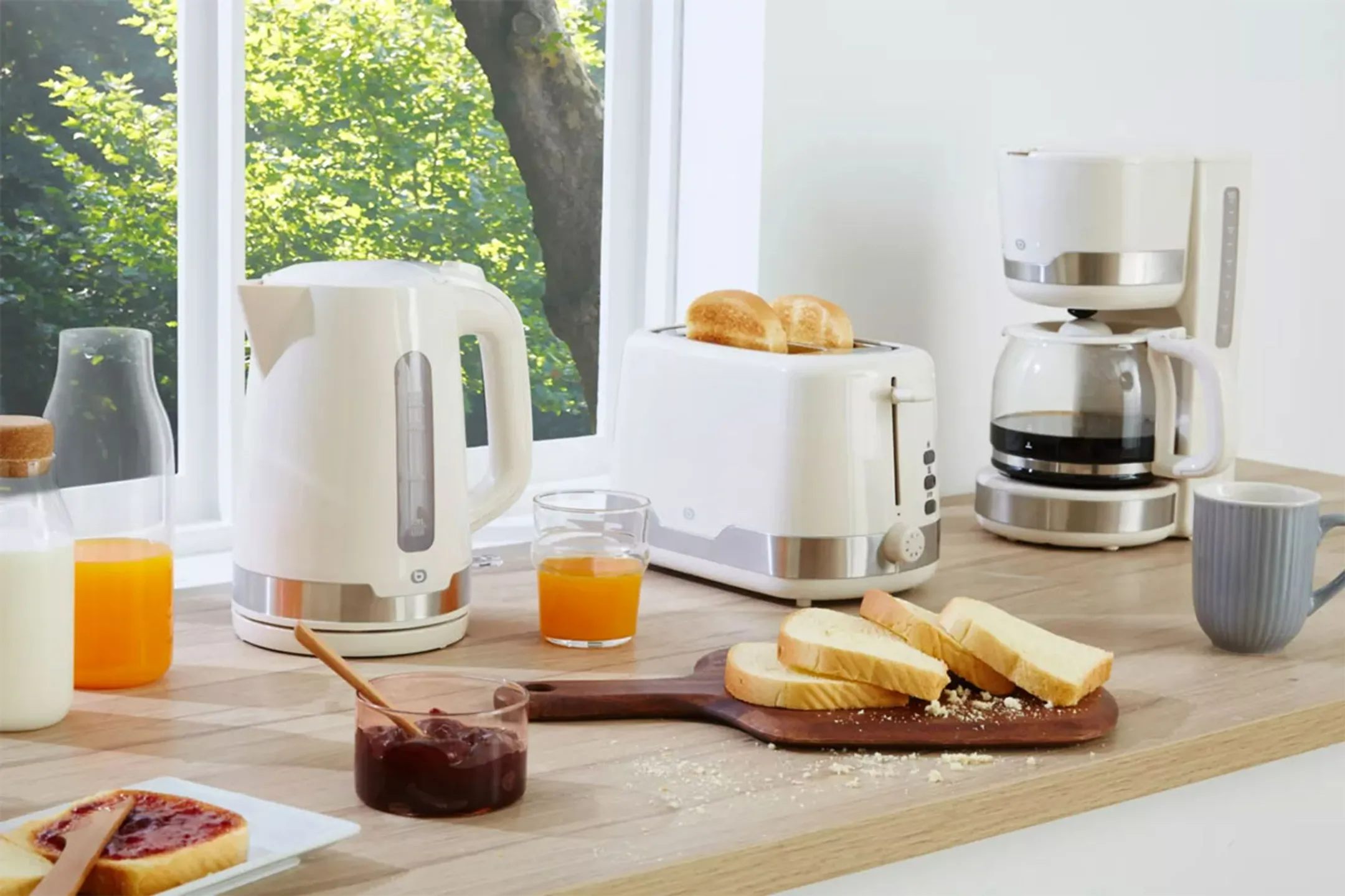 ESSENTIEL-B Coffee machine ECF4s - Crème image