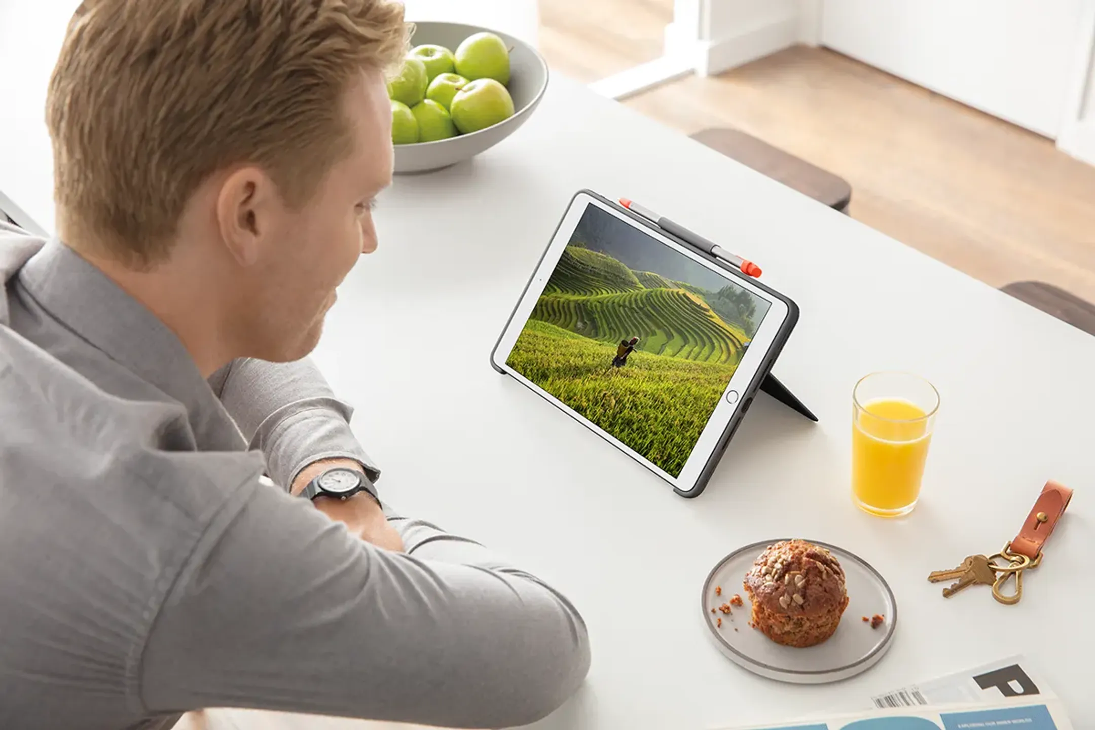 Logitech Tastatur-Case Combo Touch fur iPad Pro 11" (1st, 2nd, 3rd gen) - AZERTY (FR) - Grafit image