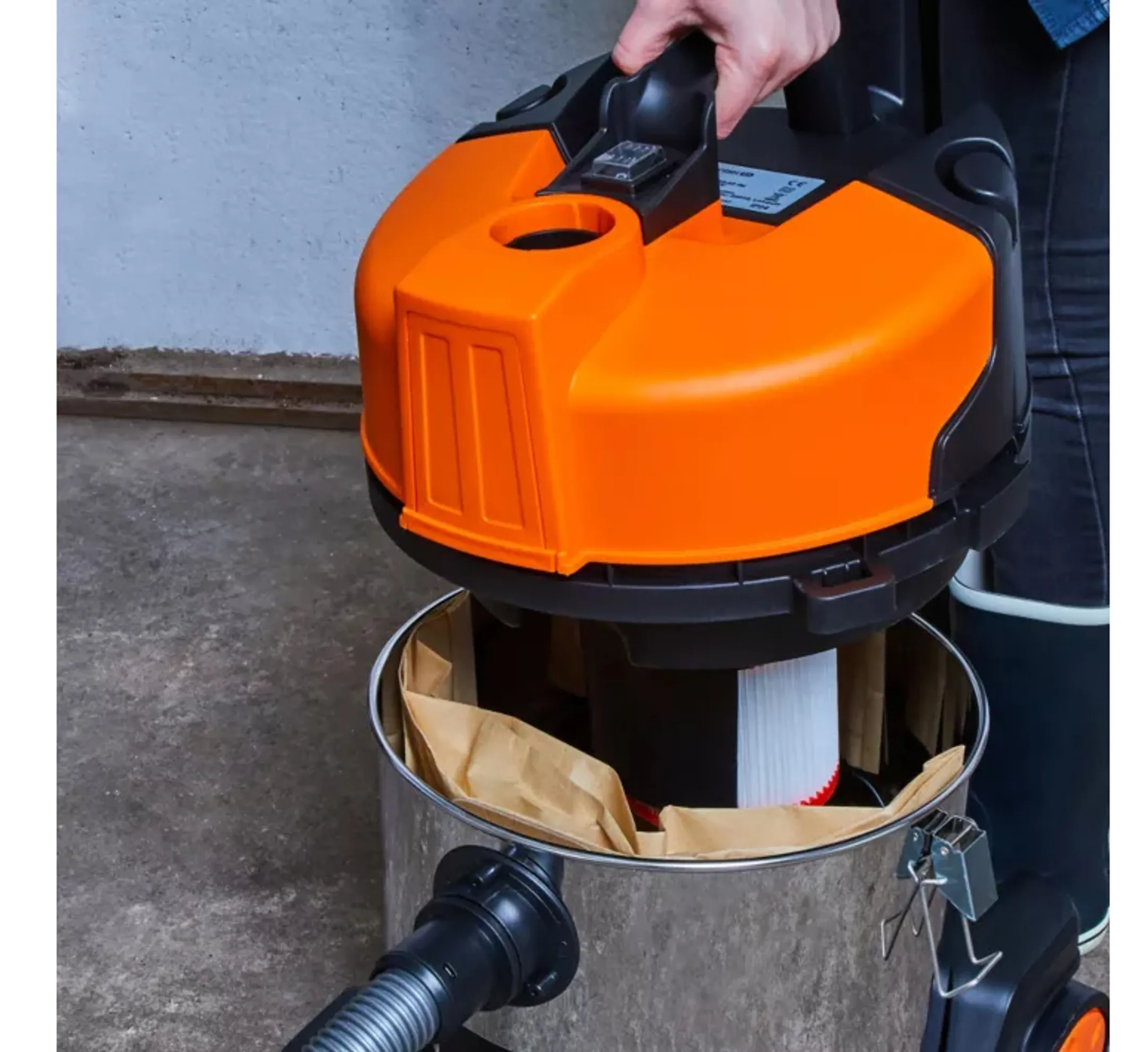 ESSENTIEL-B EAC 204 Wet & dry vacuum cleaner image