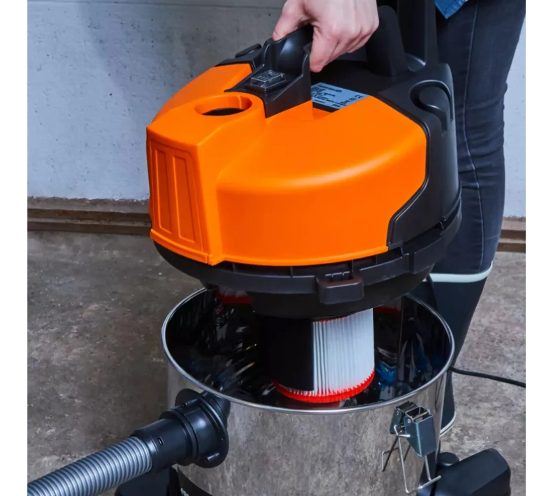 ESSENTIEL-B EAC 204 Wet & dry vacuum cleaner image