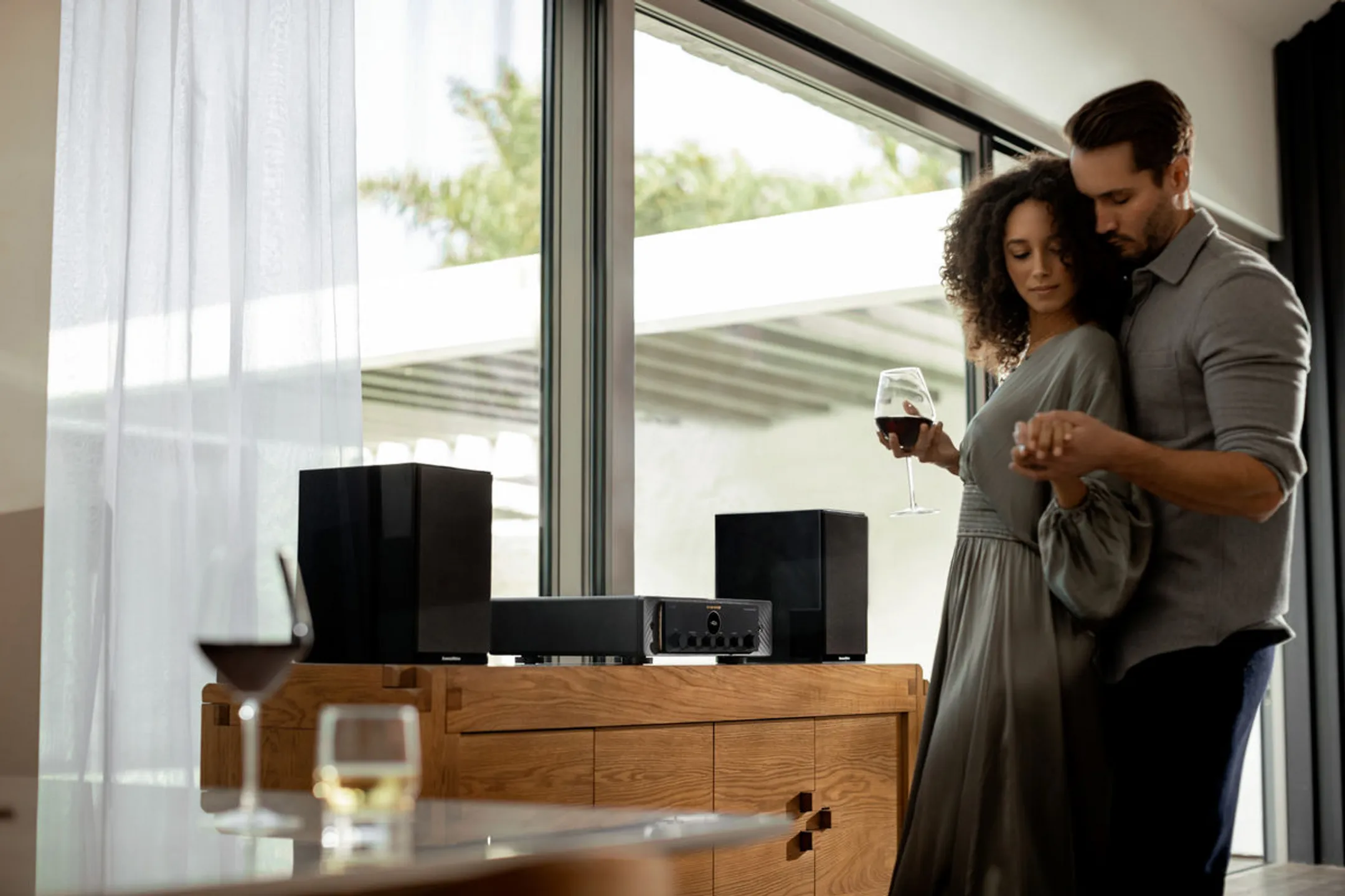 Marantz Hi-Fi Amplifier MODEL 40n - Black image