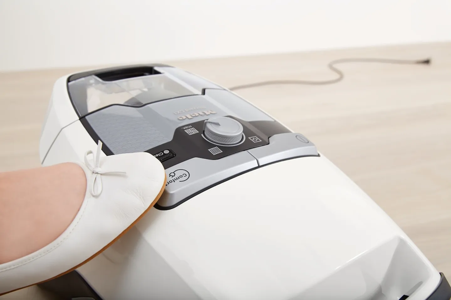 Miele Bagless vacuum cleaner CX1 Flex White HIFI international