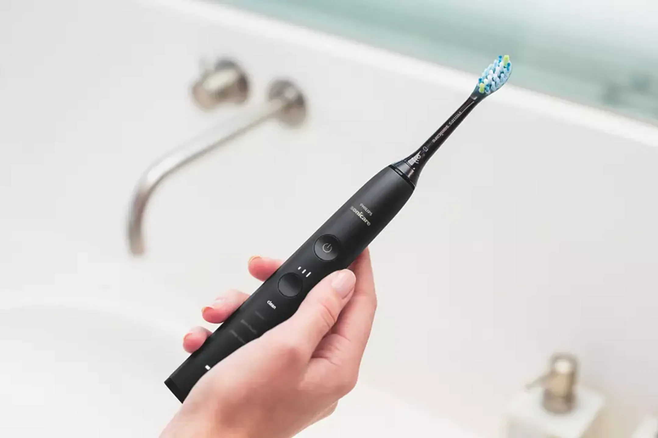 Philips Sonicare DiamondClean 9000 Electric toothbrush - Black image