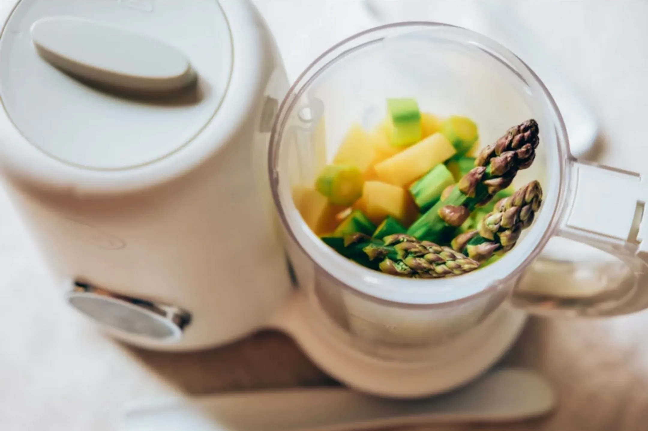 ESSENTIEL-B Mixeur Cuiseur Bébé b-cook - Blanc image