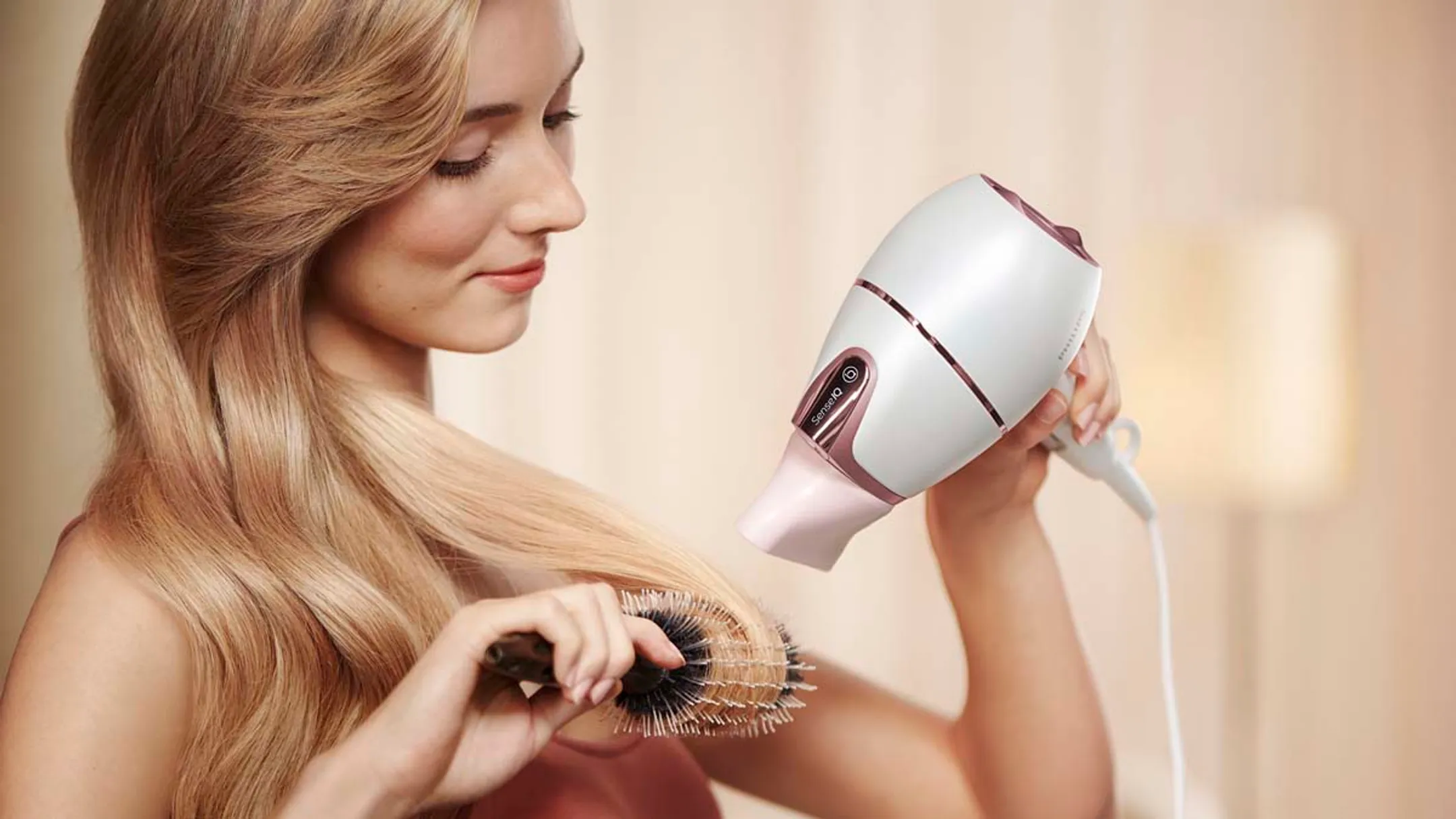 Philips Sèche-cheveux avec SenseIQ BHD628/00 Prestige image