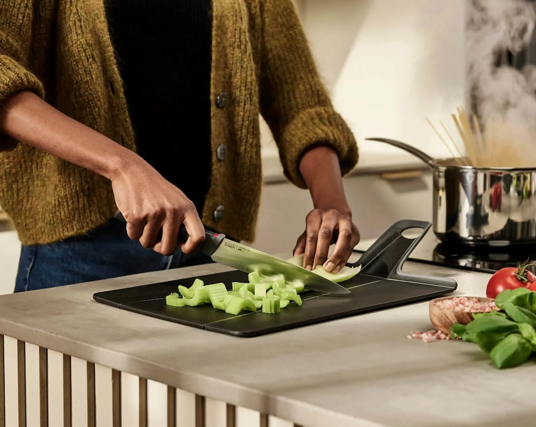JOSEPH & JOSEPH Schneidebrett Schwarz image