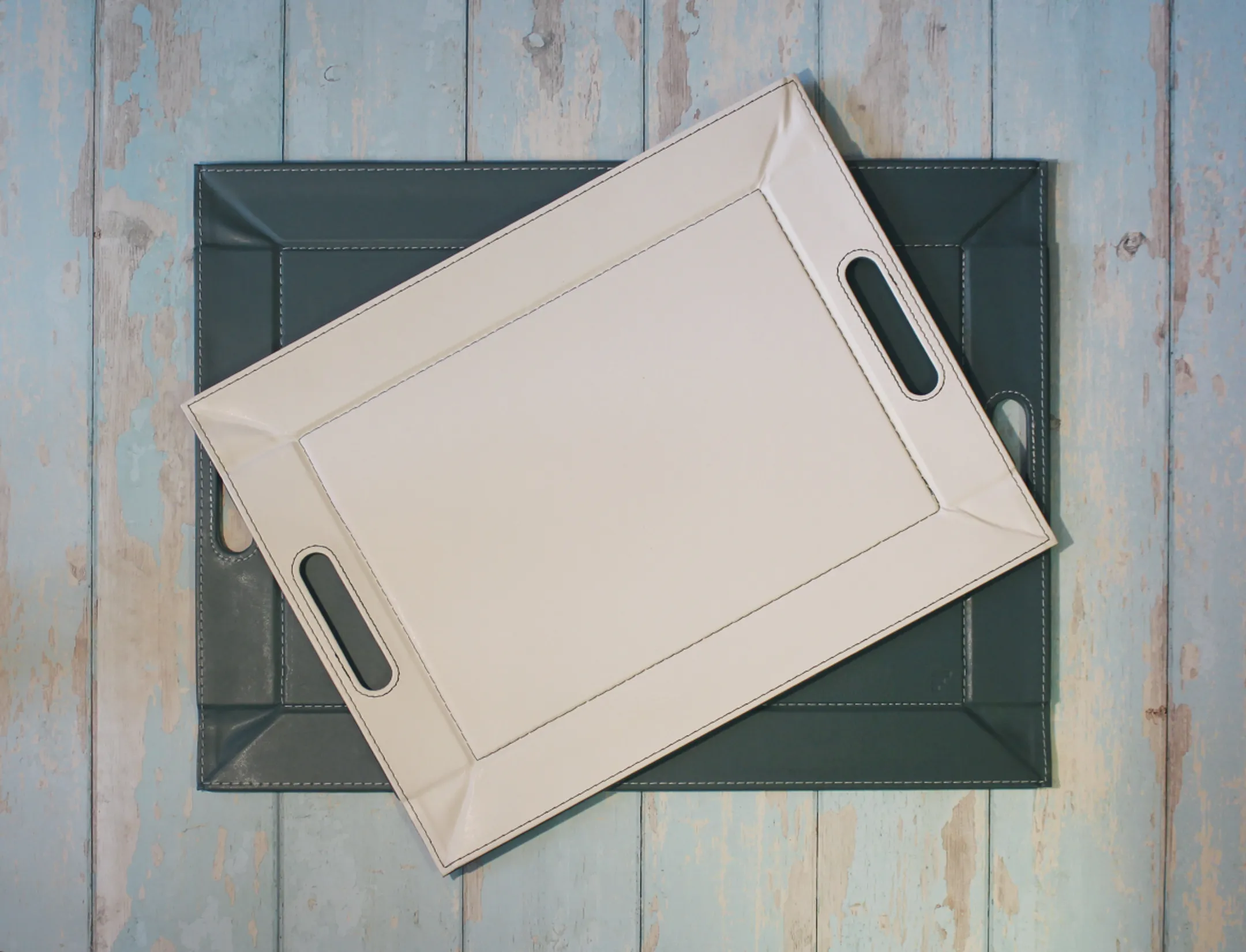 FREEFORM Plateau réversible en simili cuir vert Céladon et blanc FFTS2537 image