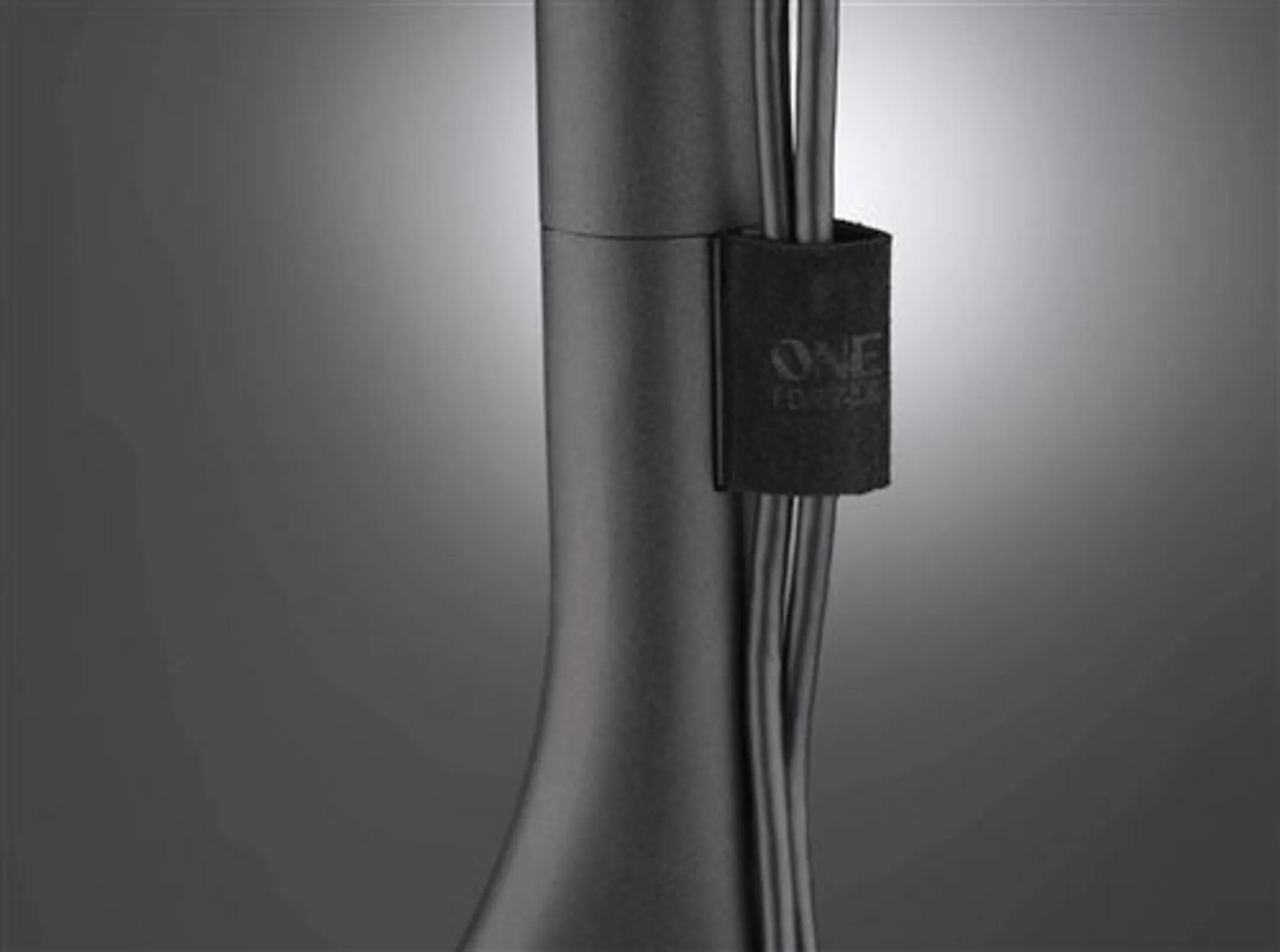 One For All Full Metal Tripod TV Stand - 32" bis 65" - Black image