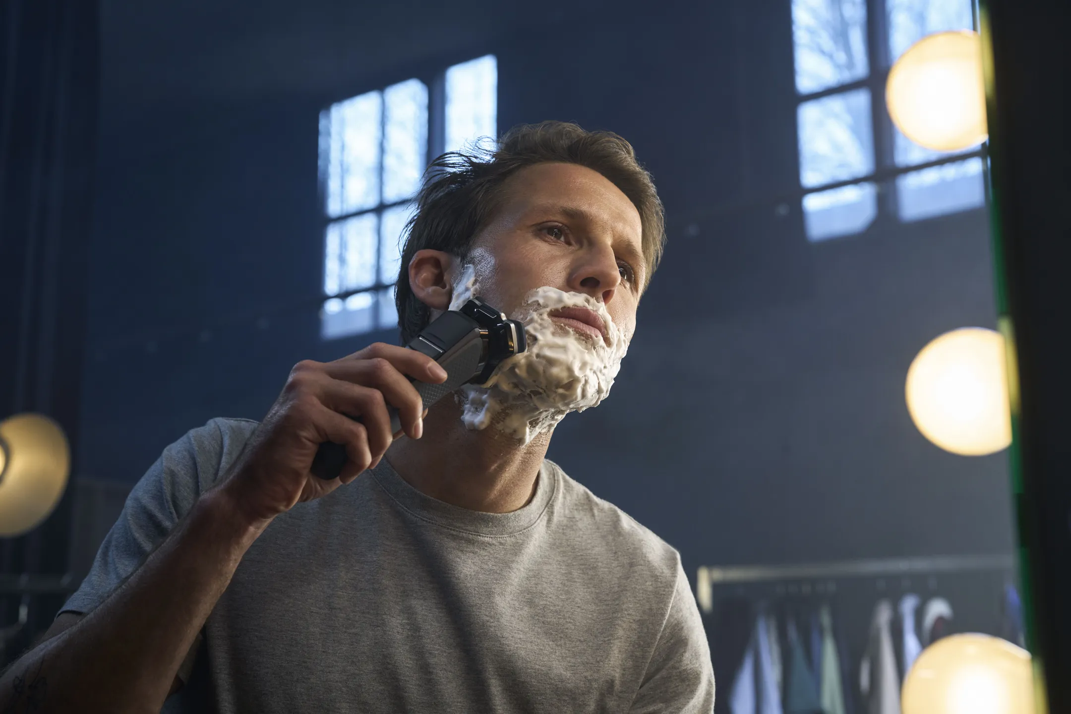 Philips Electric shaver Series 7000 S7886/58 SkinIQ image