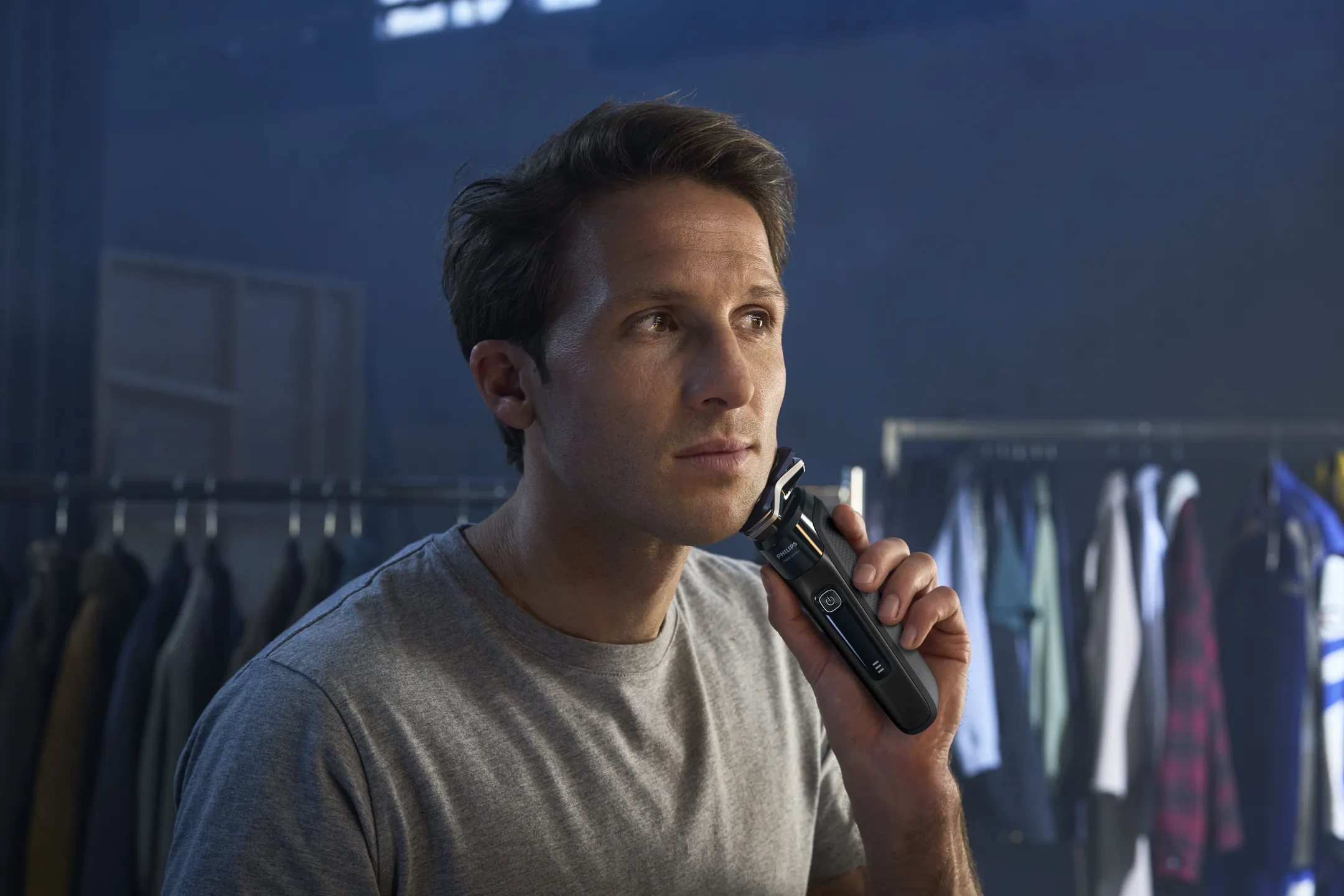 Philips Electric shaver Series 7000 S7886/58 SkinIQ image