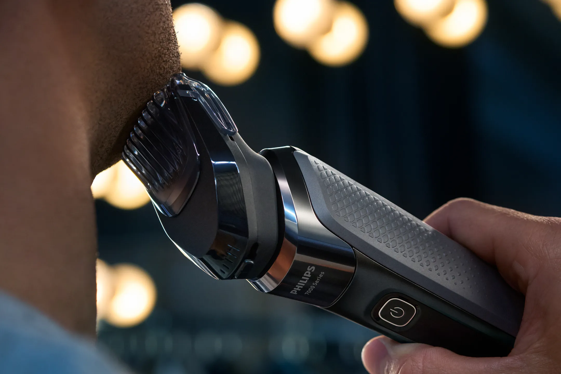 Philips Electric shaver Series 7000 S7886/58 SkinIQ image