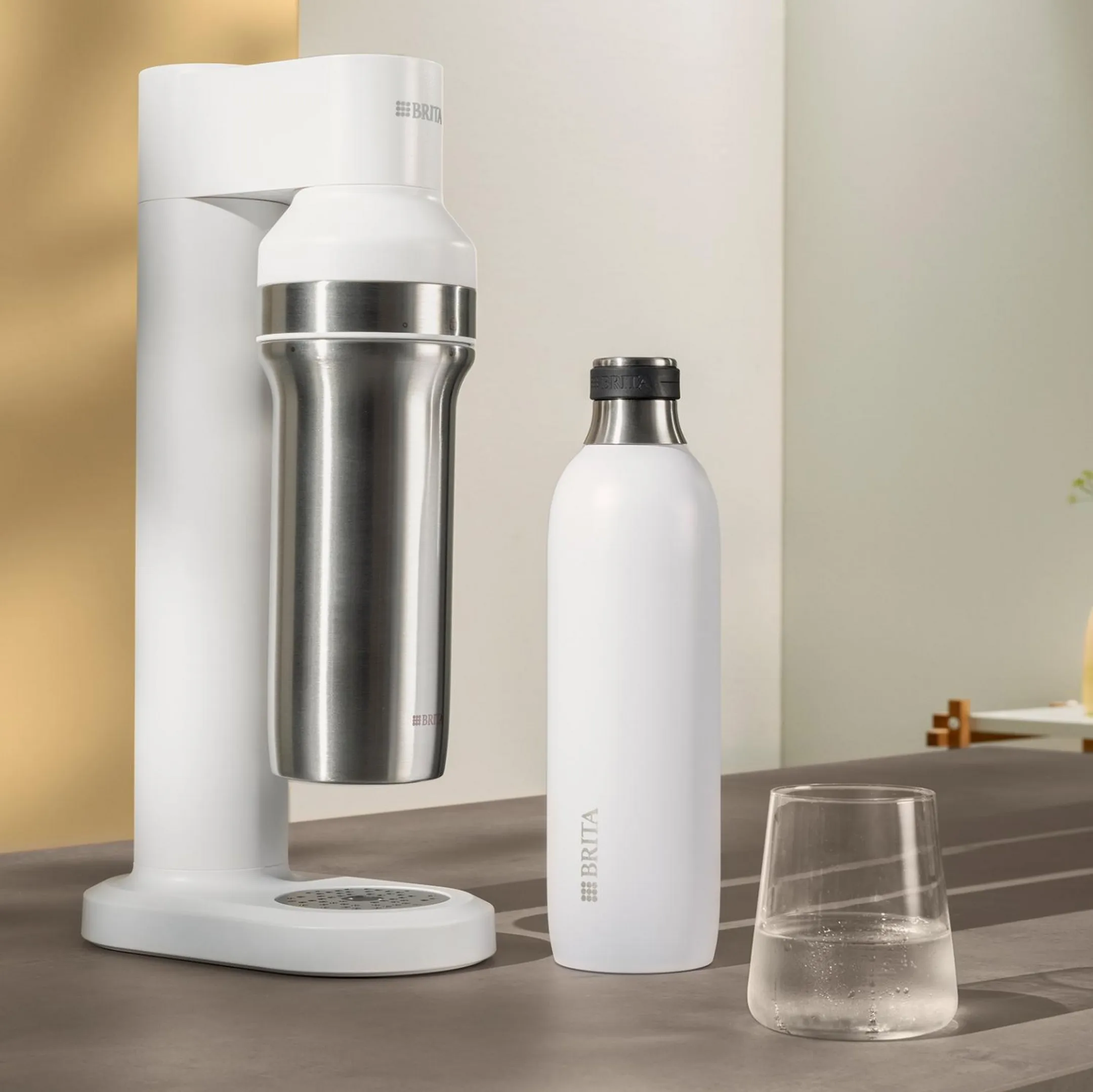 Brita Isothermal bottle SodaTRIO White - 1046738 image