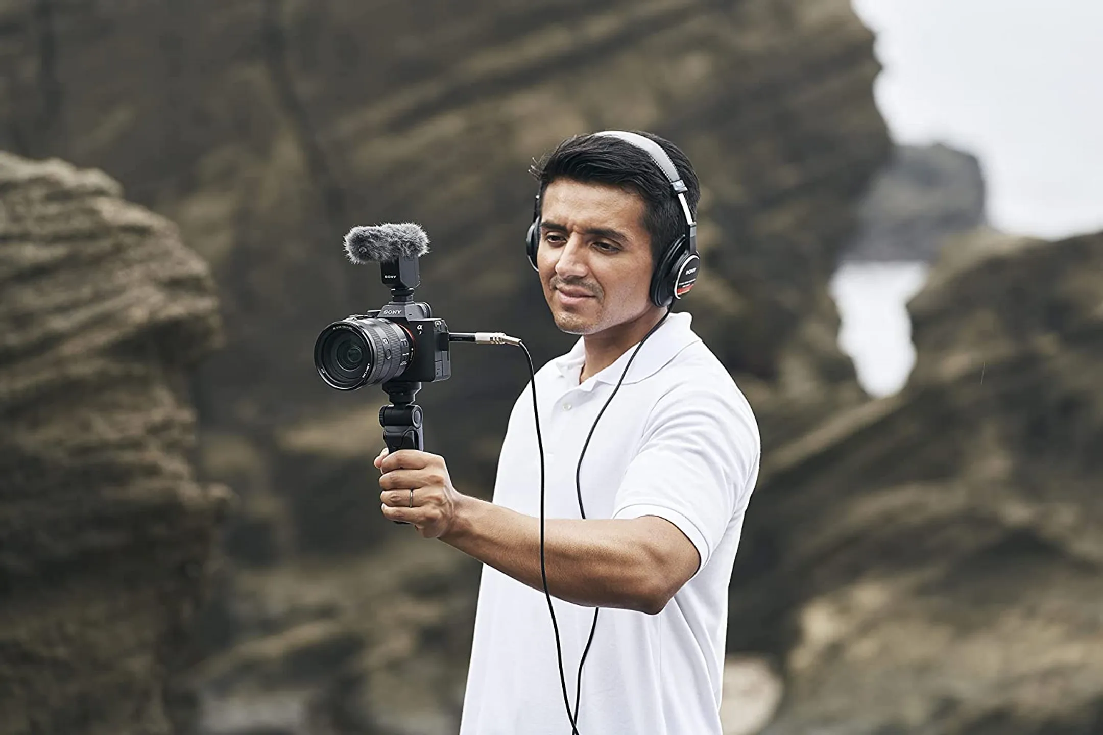 Sony Alpha 7 IV Full Frame Hybrid Camera - ILCE7M4B.CEC image