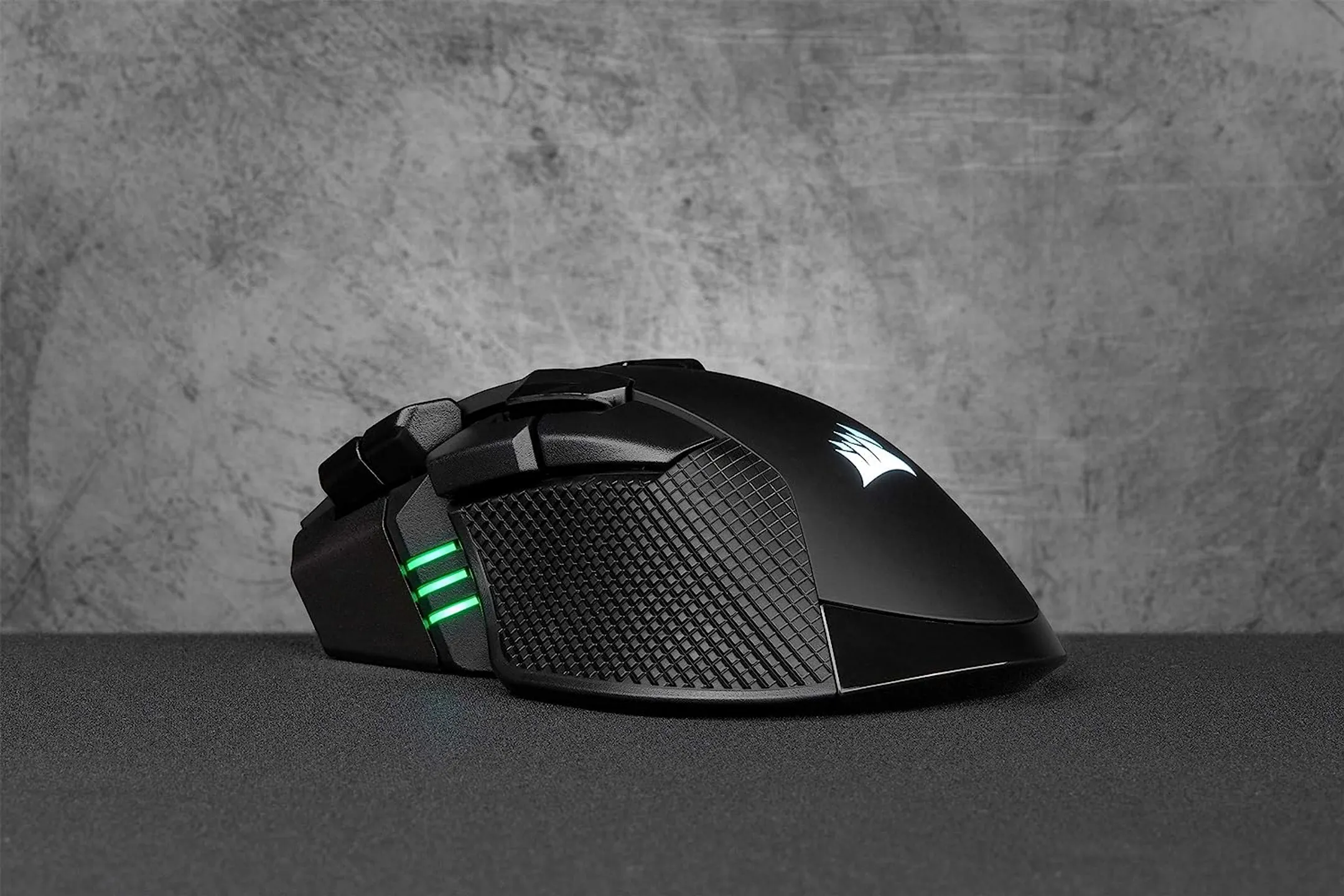 Corsair Wireless Gaming Mouse Ironclaw RGB Wireless - Black image