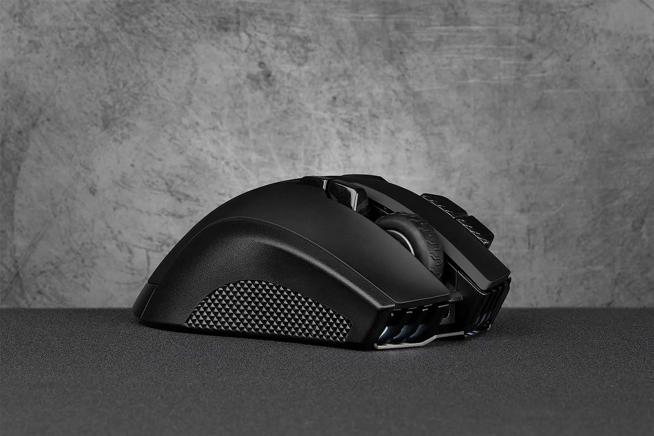 Corsair Wireless Gaming Mouse Ironclaw RGB Wireless - Black image