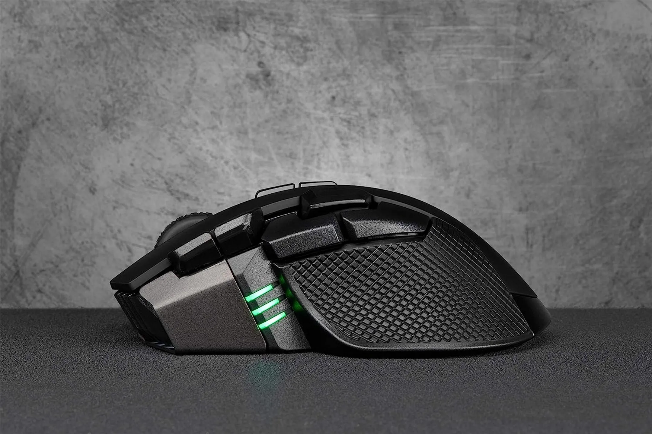 Corsair Wireless Gaming Mouse Ironclaw RGB Wireless - Black image