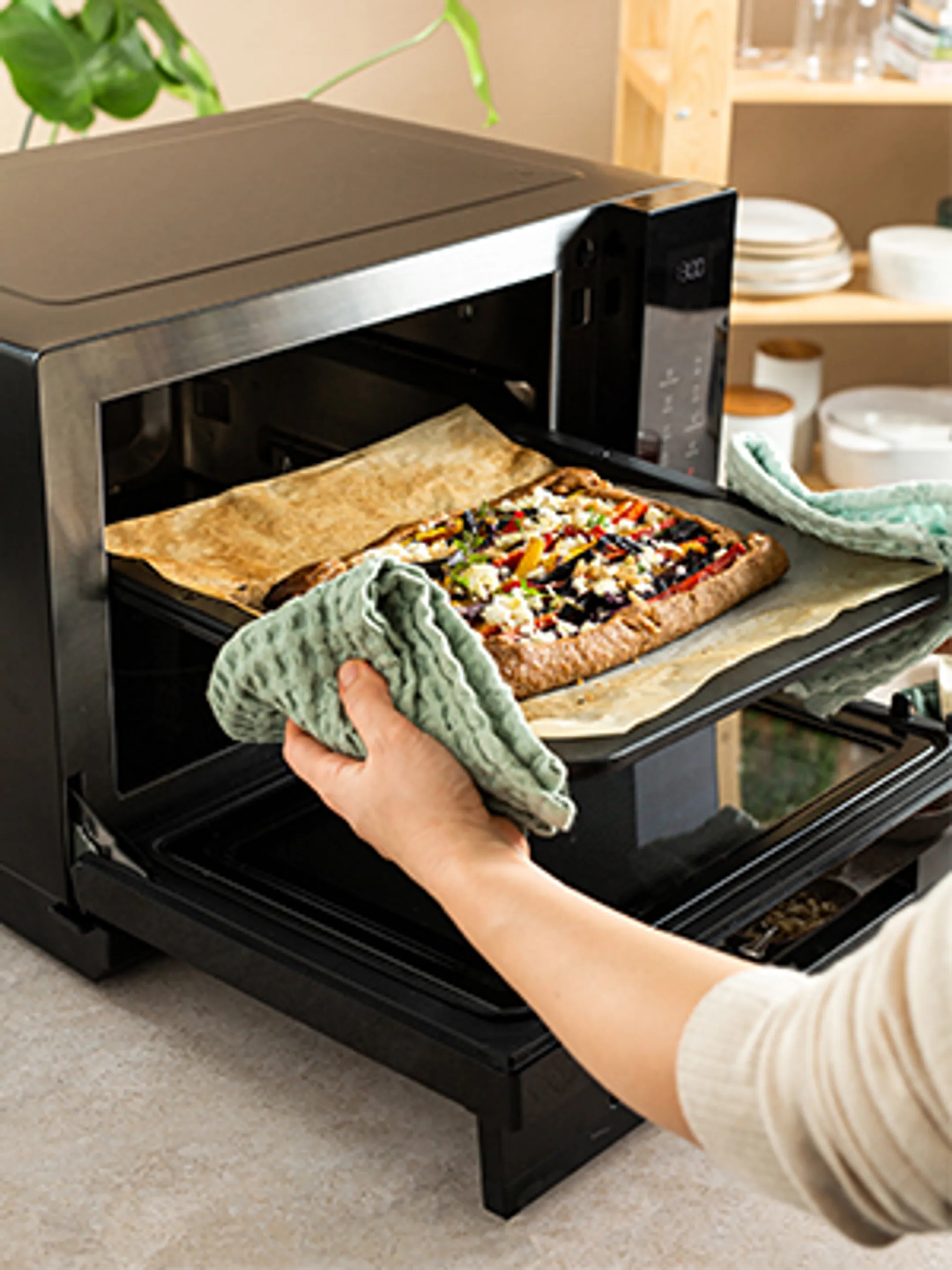 Panasonic 4-in-1 Comni Microwave - NN-DS59NBEPG image