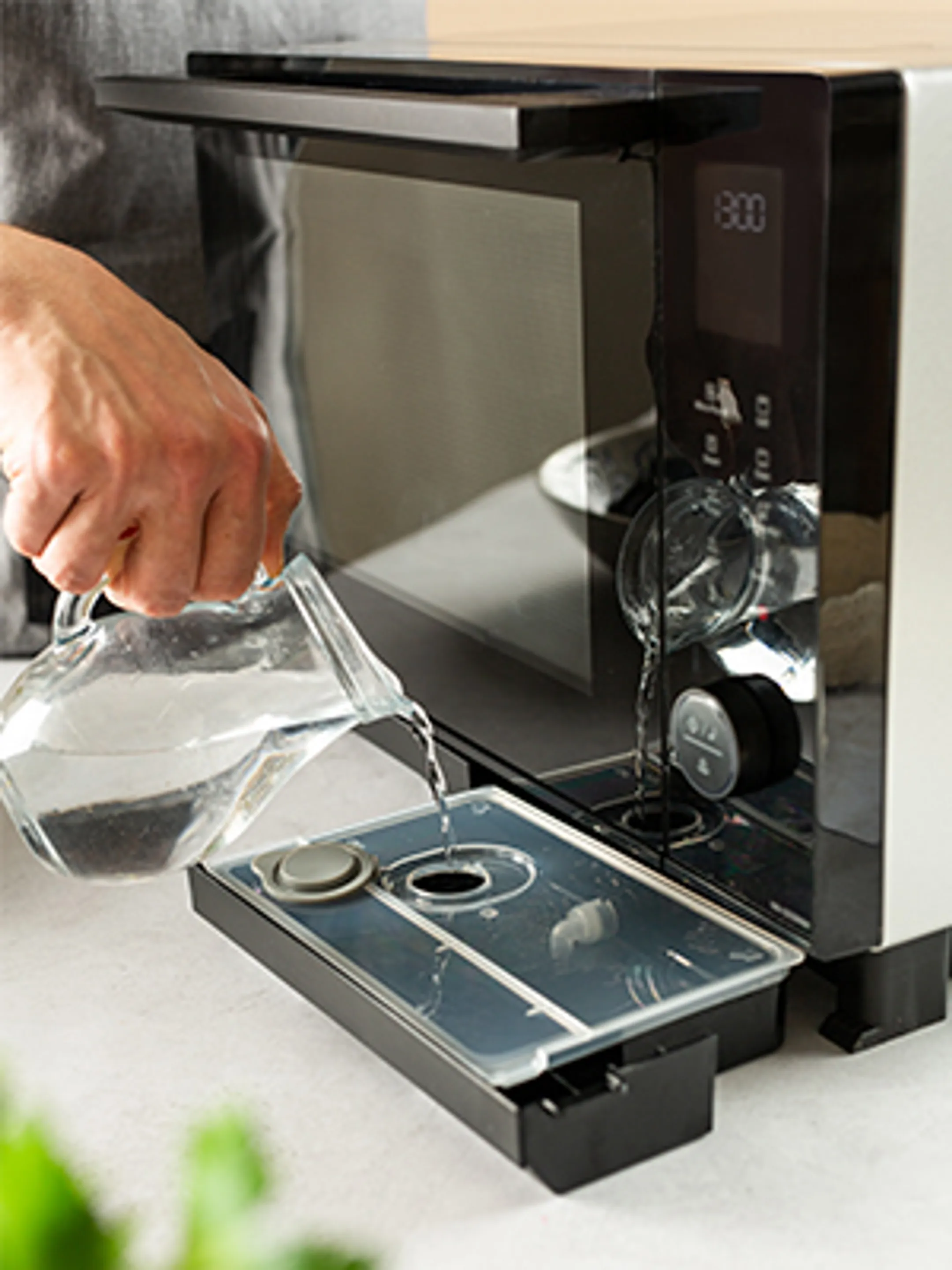 Panasonic 4-in-1 Comni Microwave - NN-DS59NBEPG image