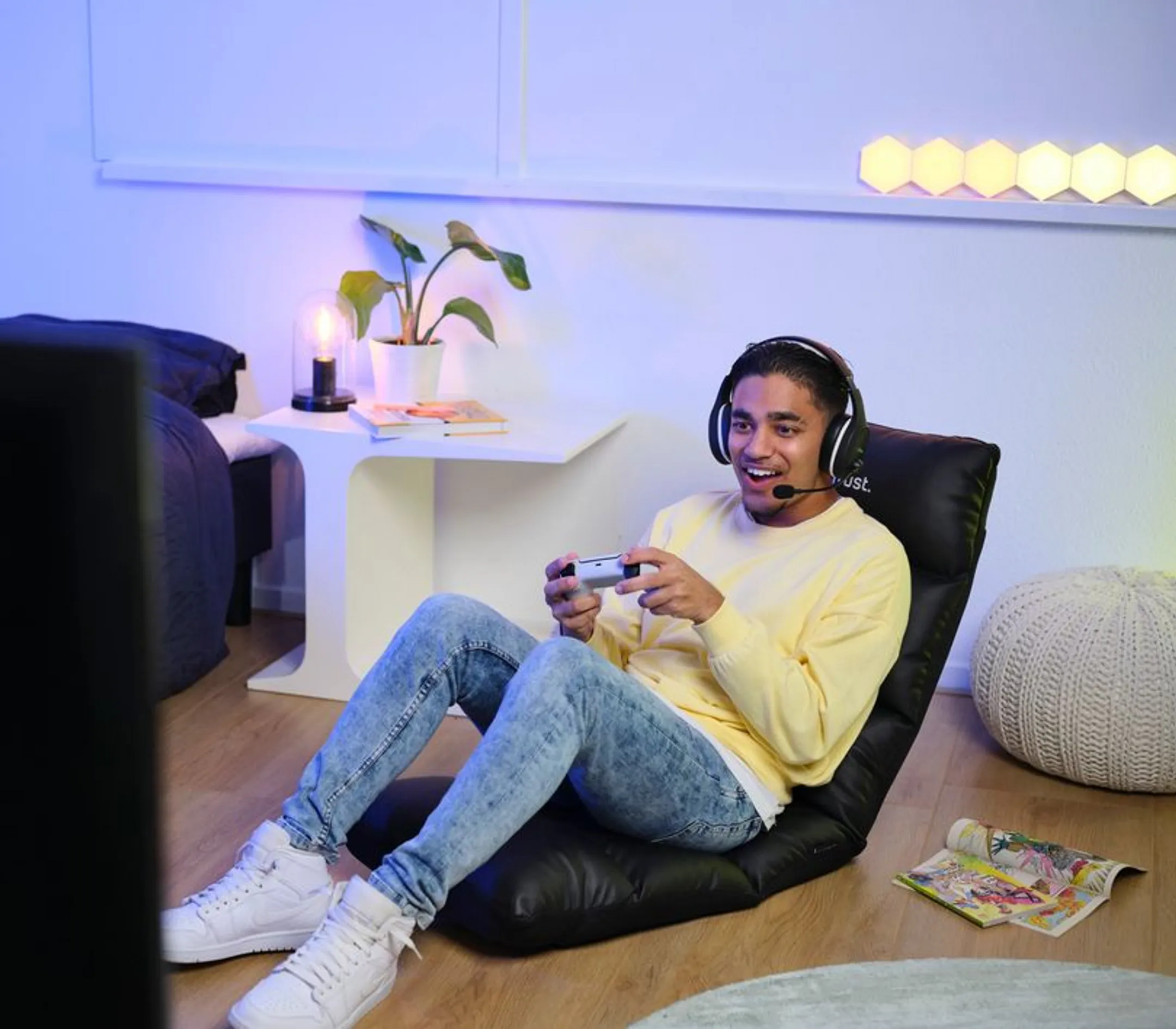 Trust GXT 718 Rayzee Foldable Gaming Chair - Black image