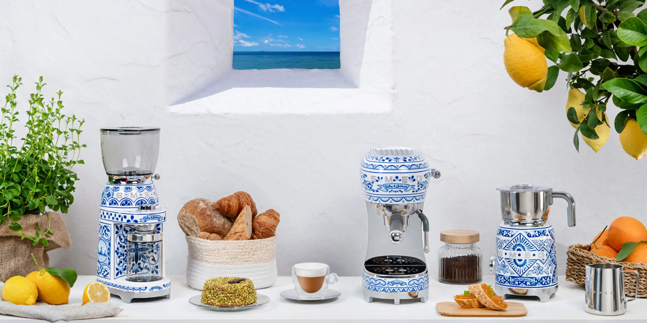 Smeg Moulin à café CGF01DGBEU - Edition Dolce & Gabbana Blu Mediterraneo image