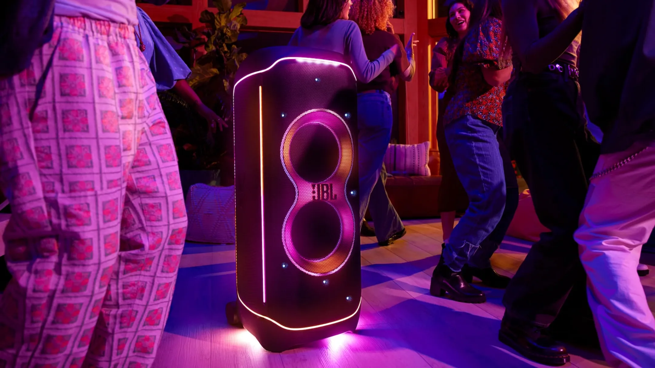JBL PartyBox Ultimate Bluetooth-Lautsprecher - Schwarz image