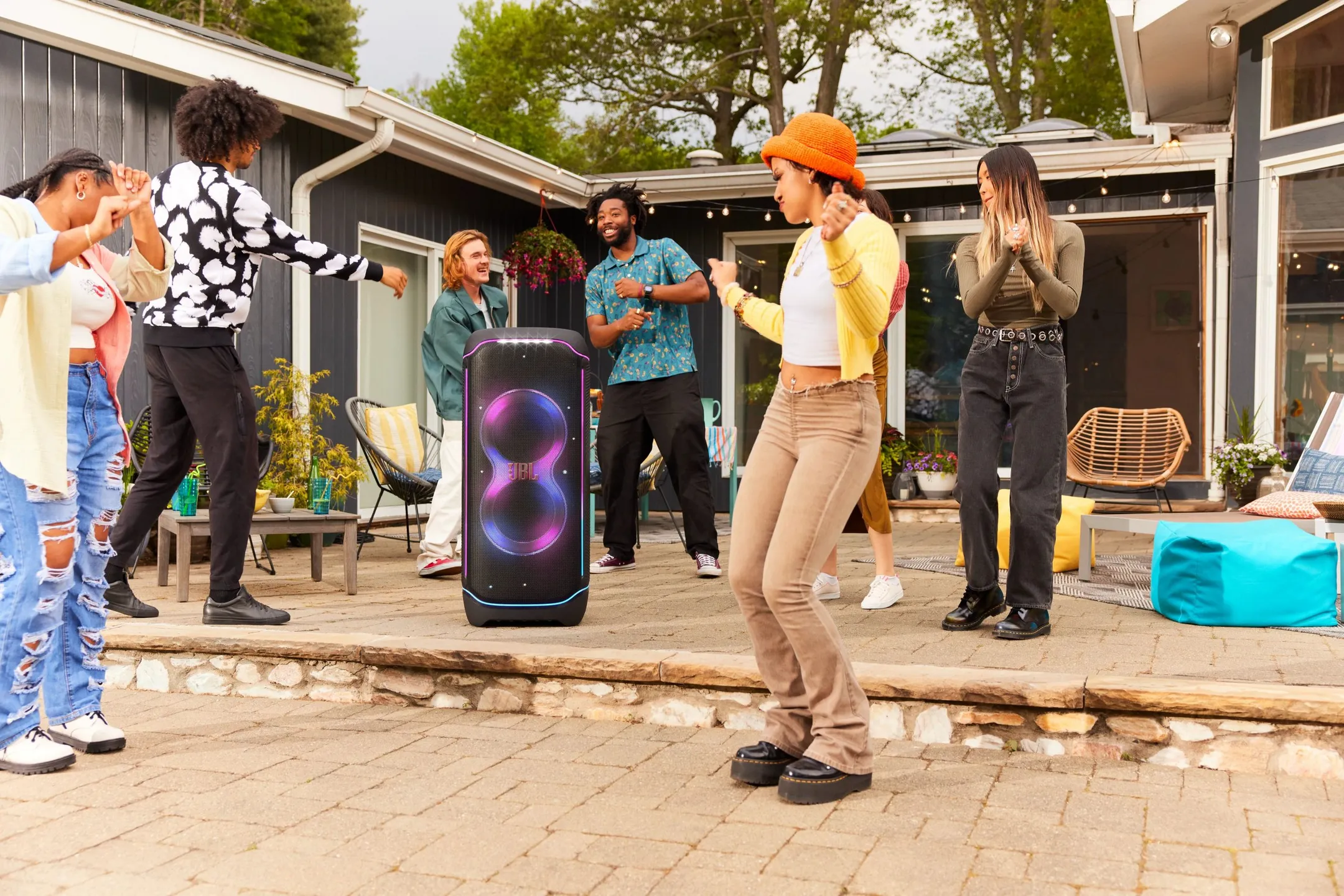 JBL PartyBox Ultimate Bluetooth-Lautsprecher - Schwarz image