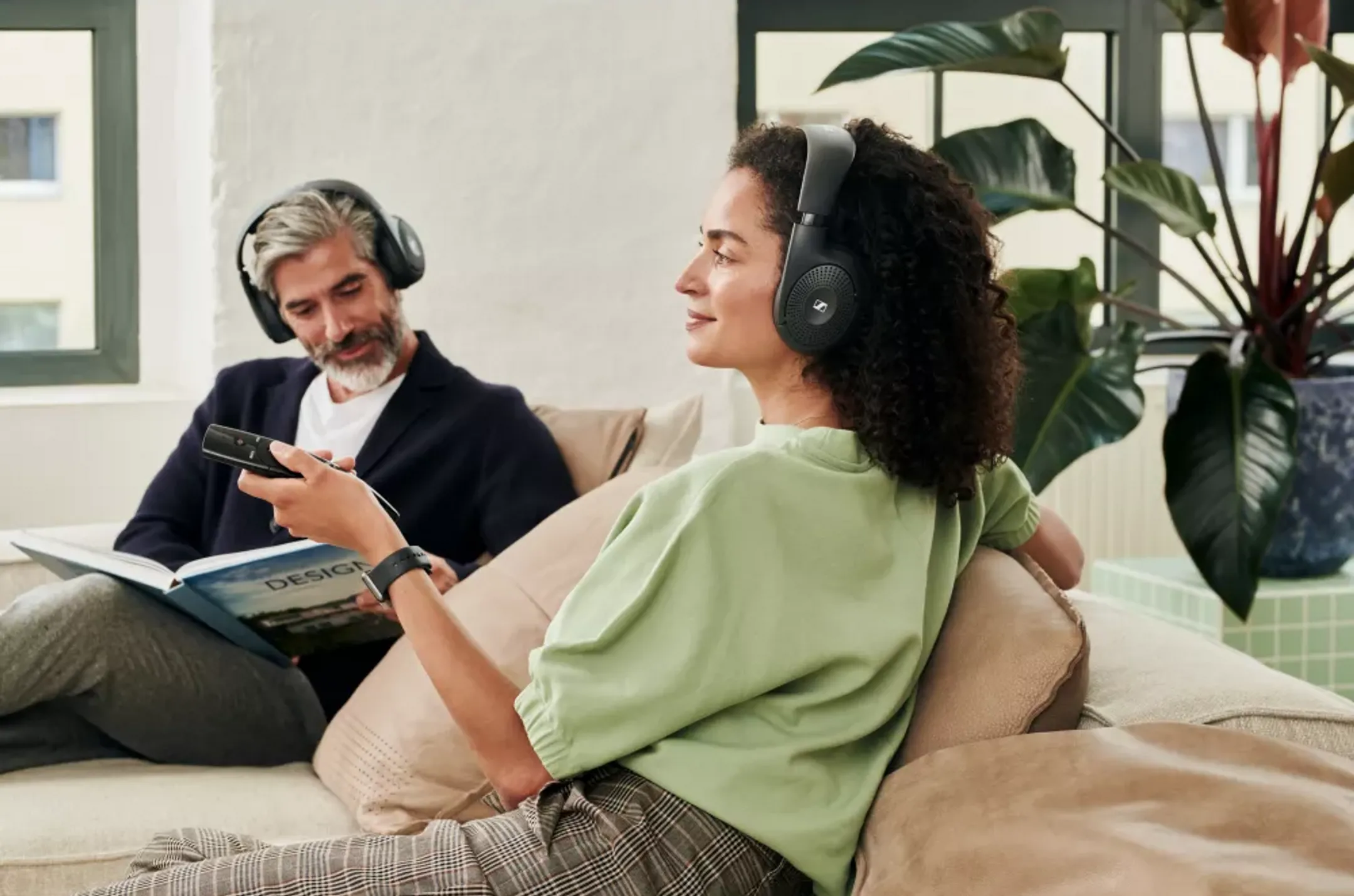 Sennheiser RS 120-W Wireless TV Headphones - Black image