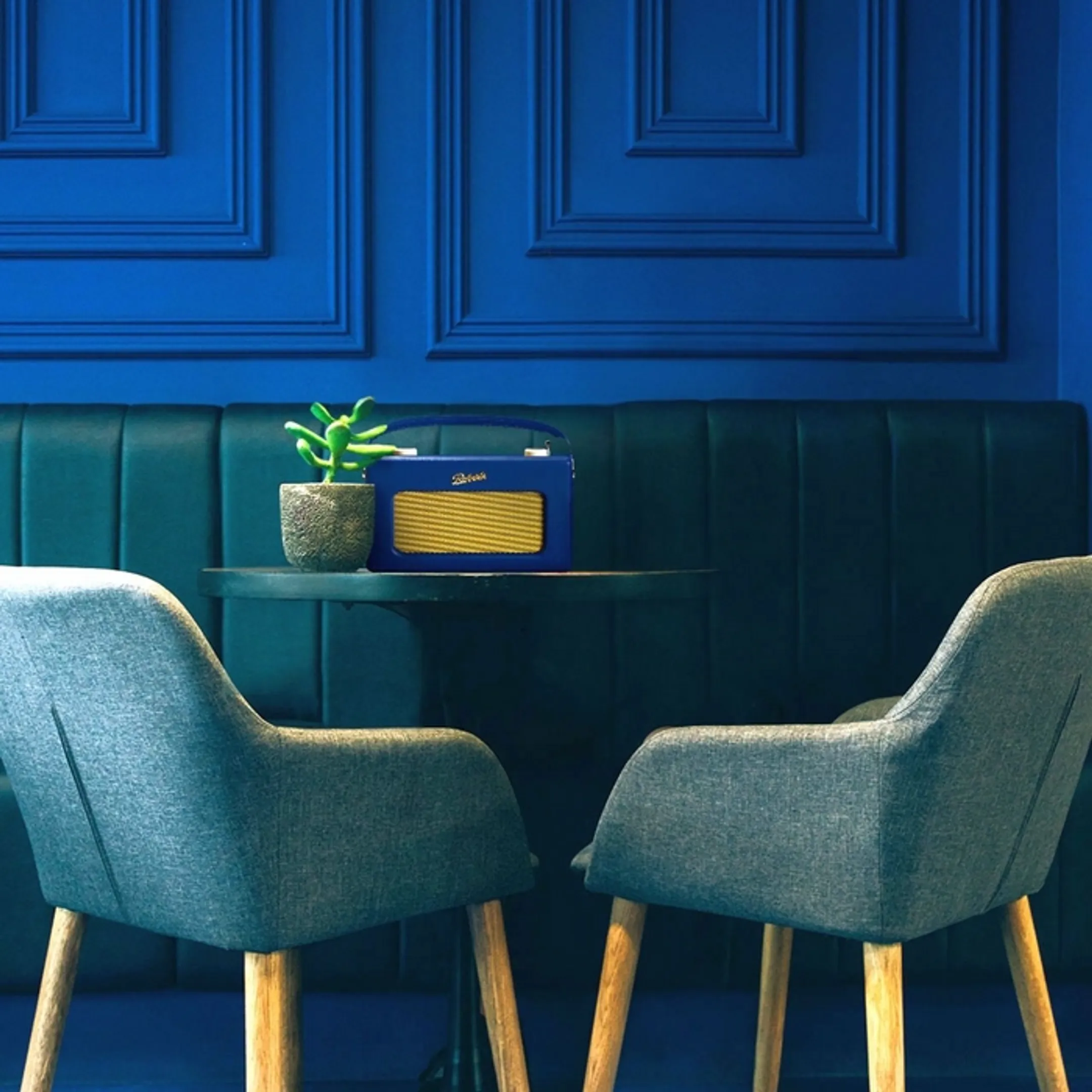 ROBERTS RADIO Revival iStream 3L Bluetooth Internet Radio - Navy Blue image