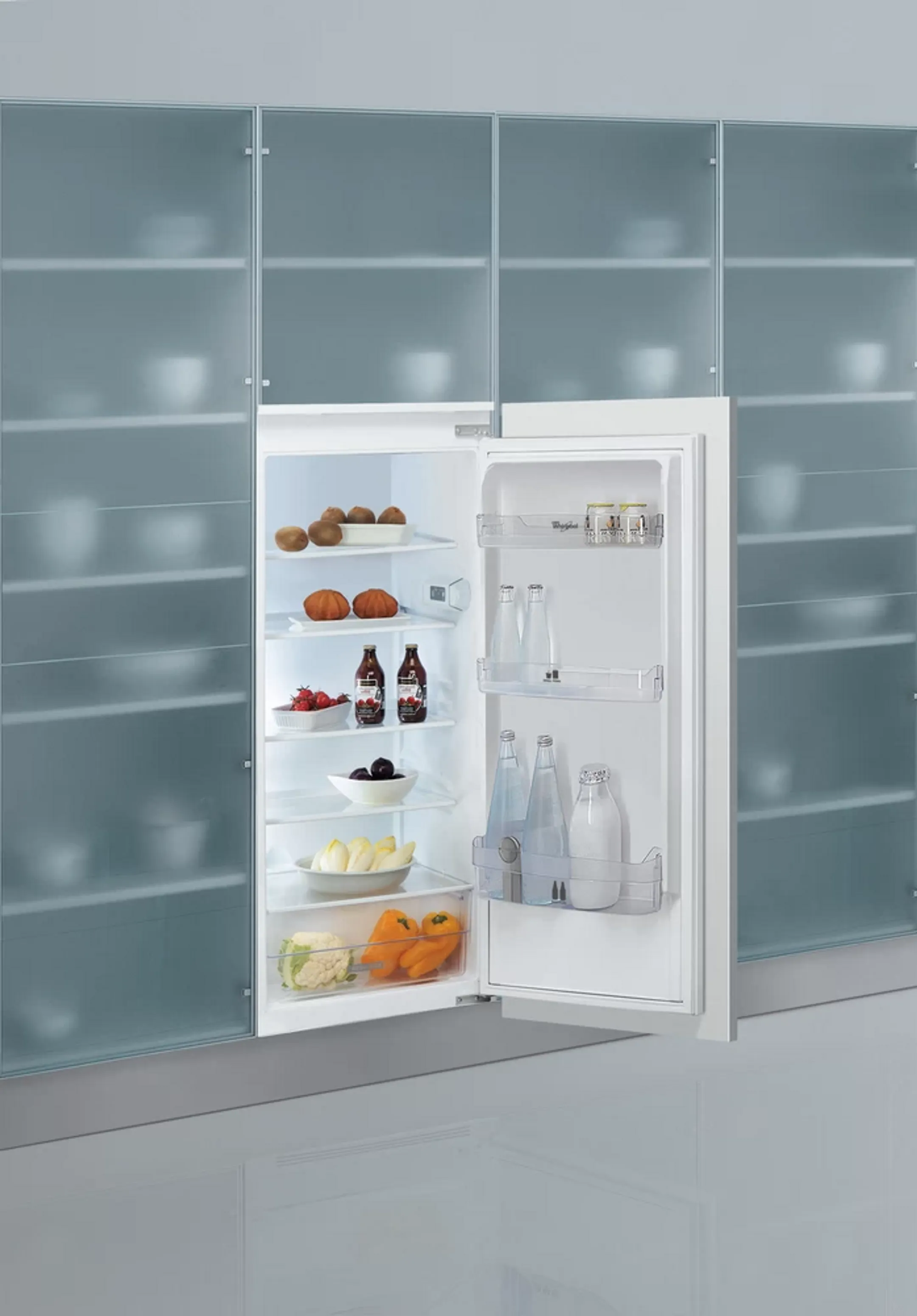 Whirlpool ARG 8502 built-in fridge image