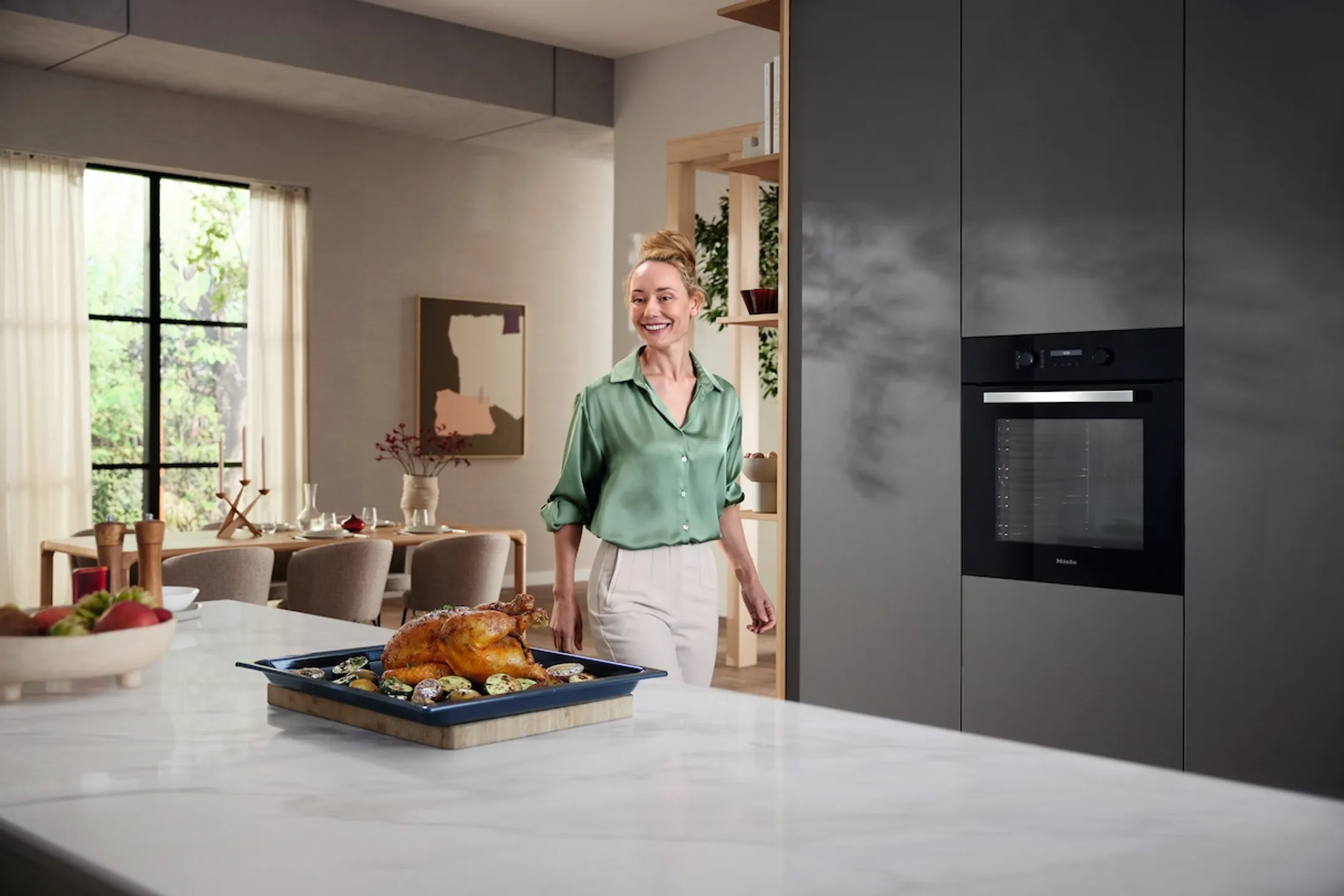 Miele Built-in multifunction Oven H2766 BP image