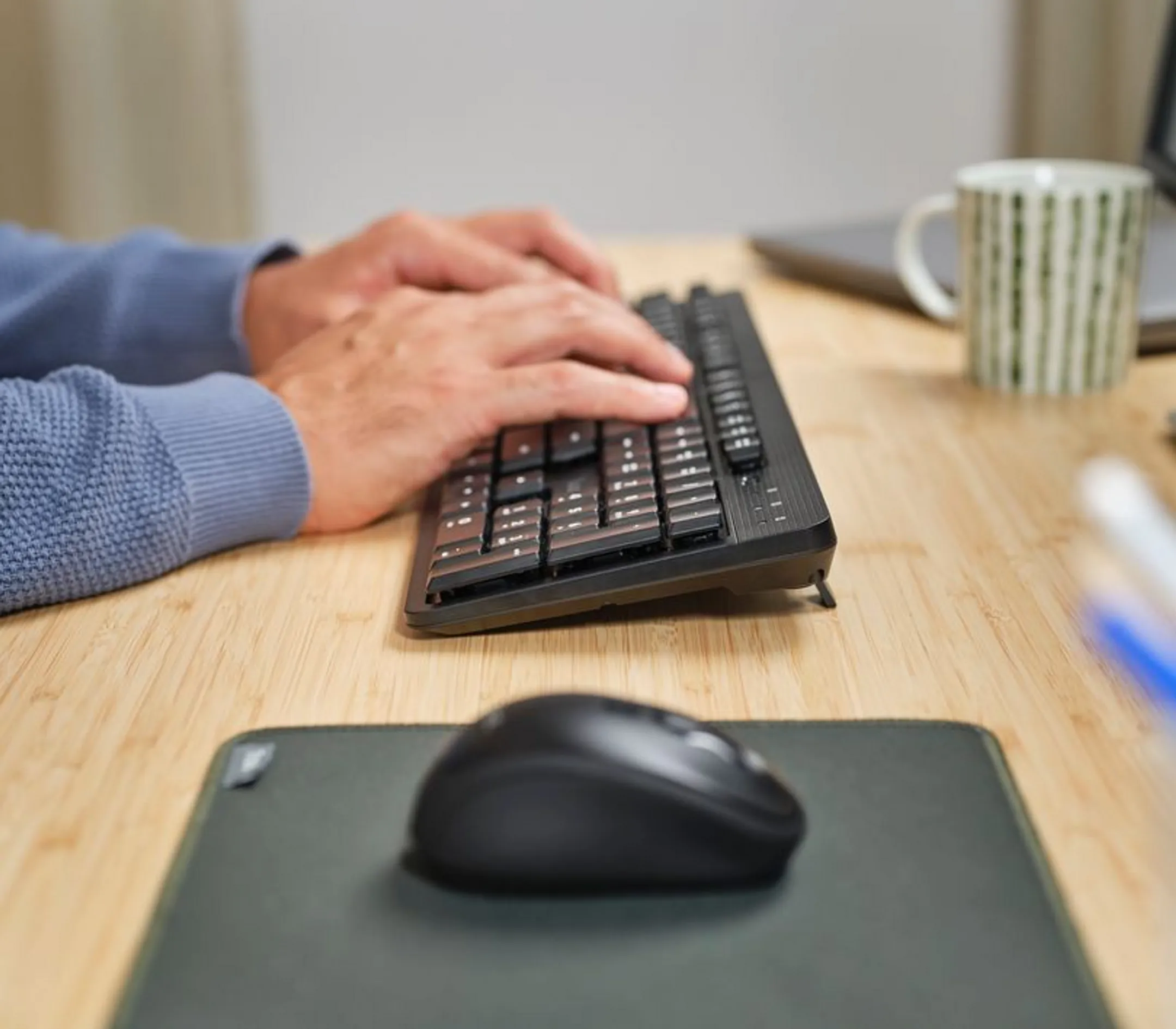 Trust Keyboard + Mouse - Wireless - Ody II - AZERTY (BE) - Black image