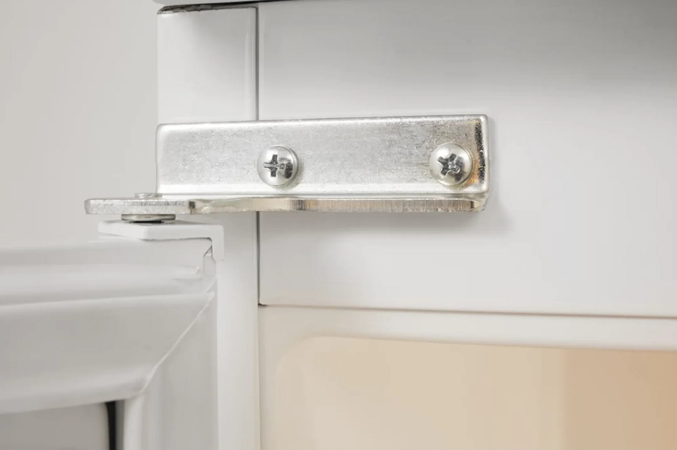 Whirlpool Built-in Refrigerator 6Th Sense ARG184702 image