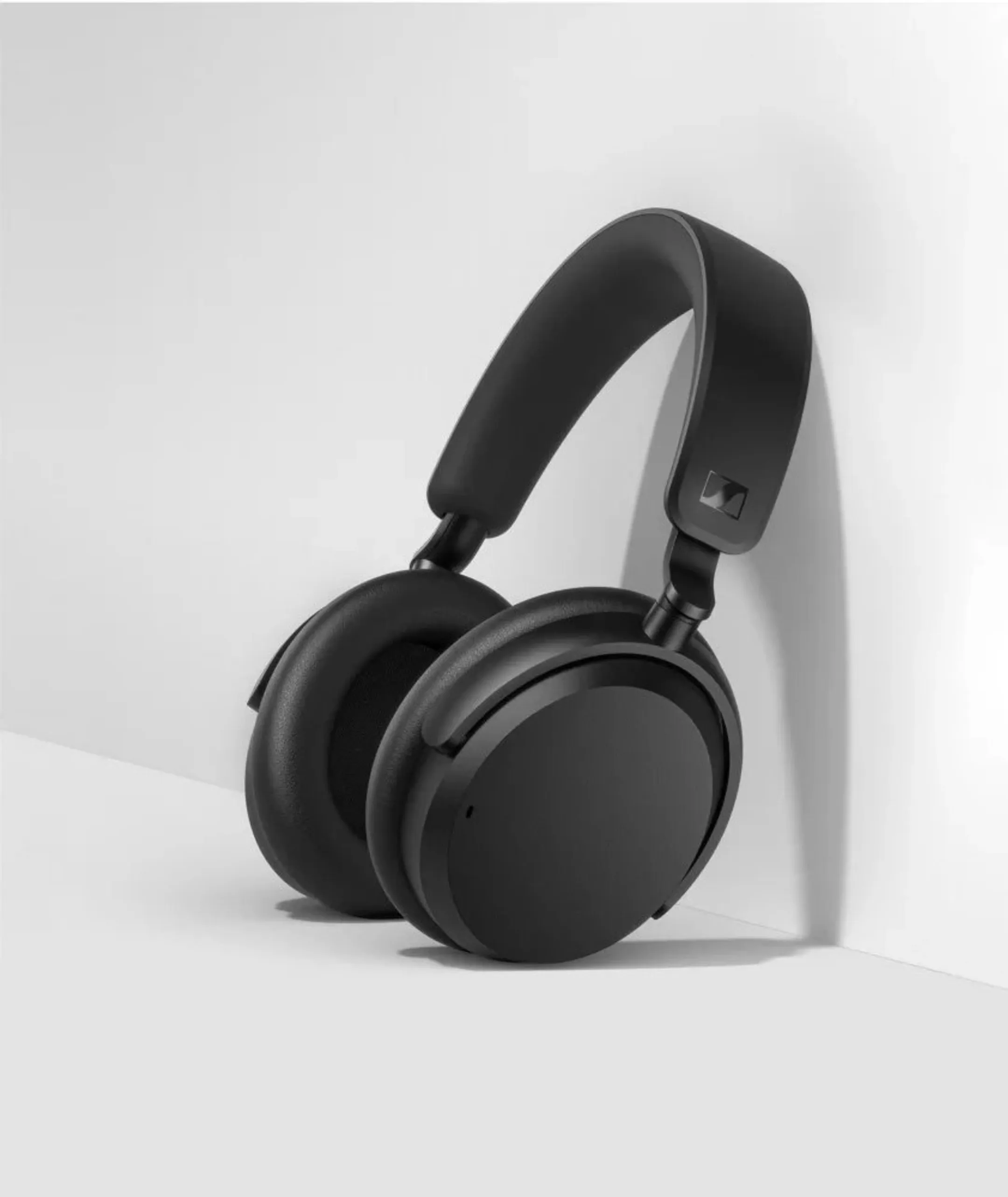 Sennheiser Headphones Accentum Wireless - Black image