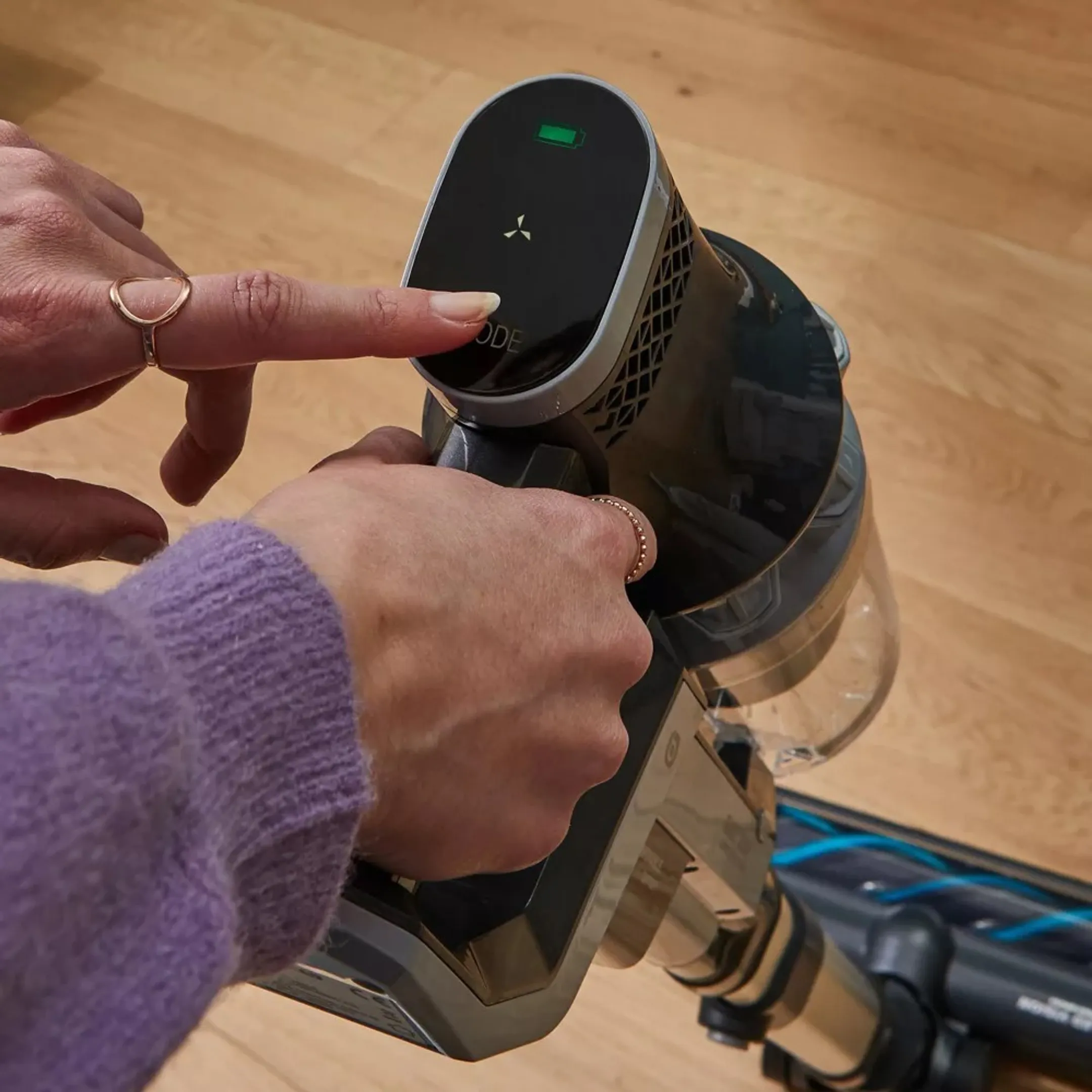 ESSENTIEL-B Aspirateur balai EAMU 216 Easy Tech image