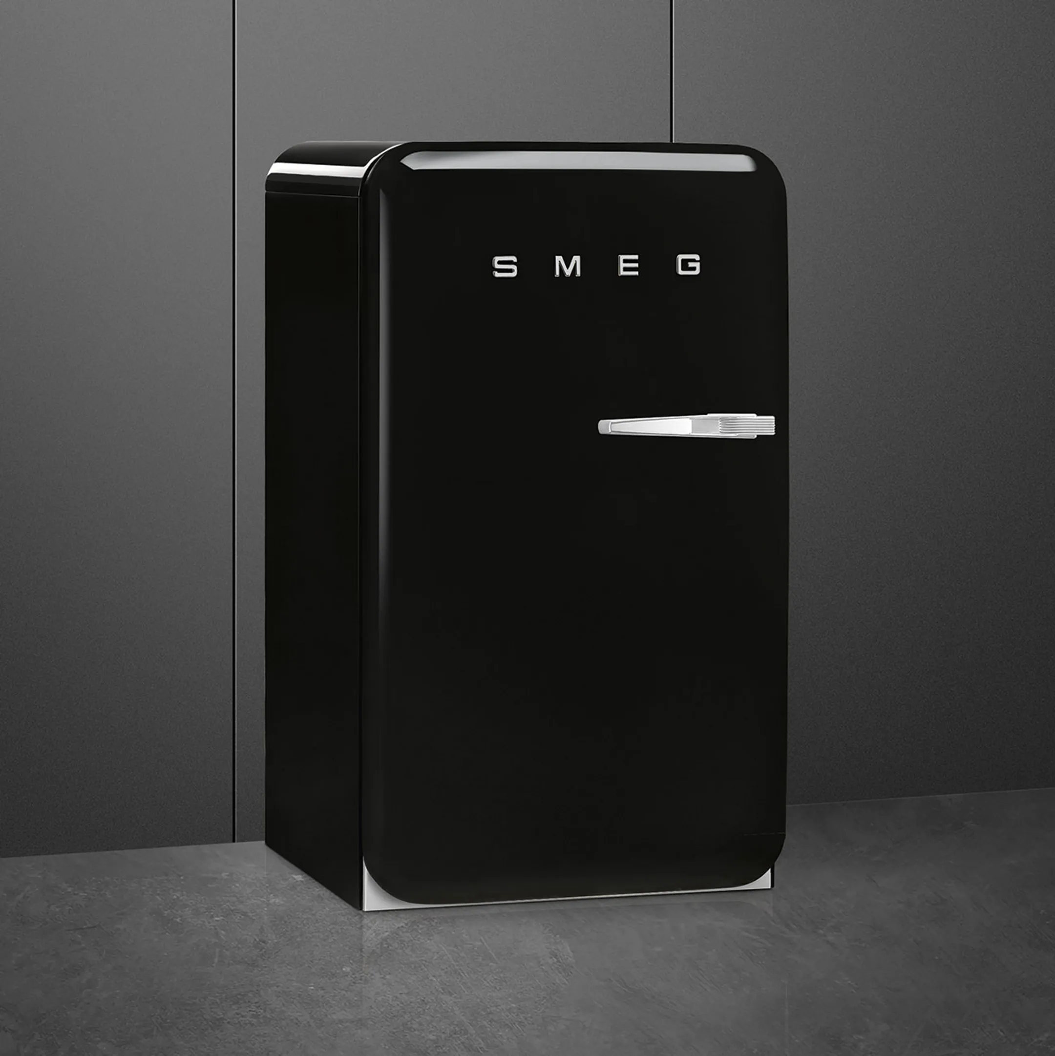 Smeg Tischkühlschrank FAB10LBL6 - Schwarz image