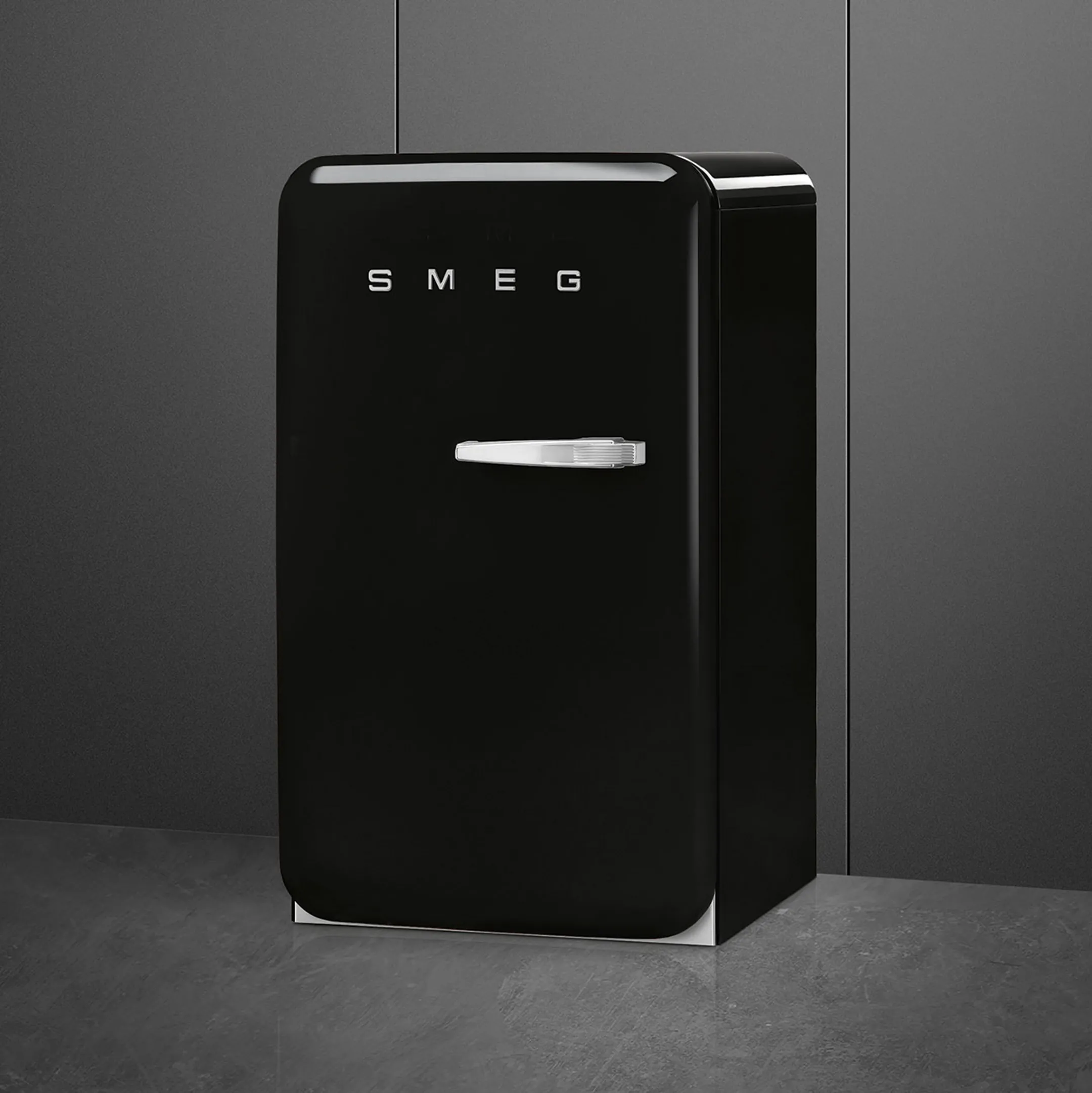 Smeg Tischkühlschrank FAB10LBL6 - Schwarz image